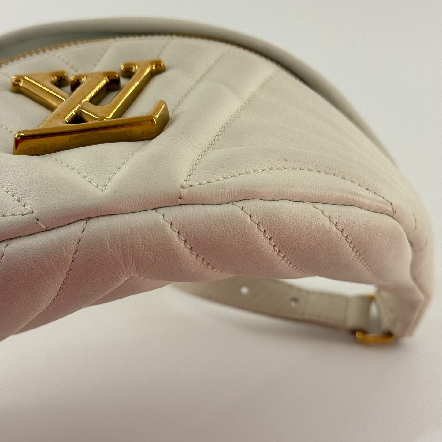 Louis Vuitton - New Wave Quilted Belt Bag - Leather - White - (Mini)