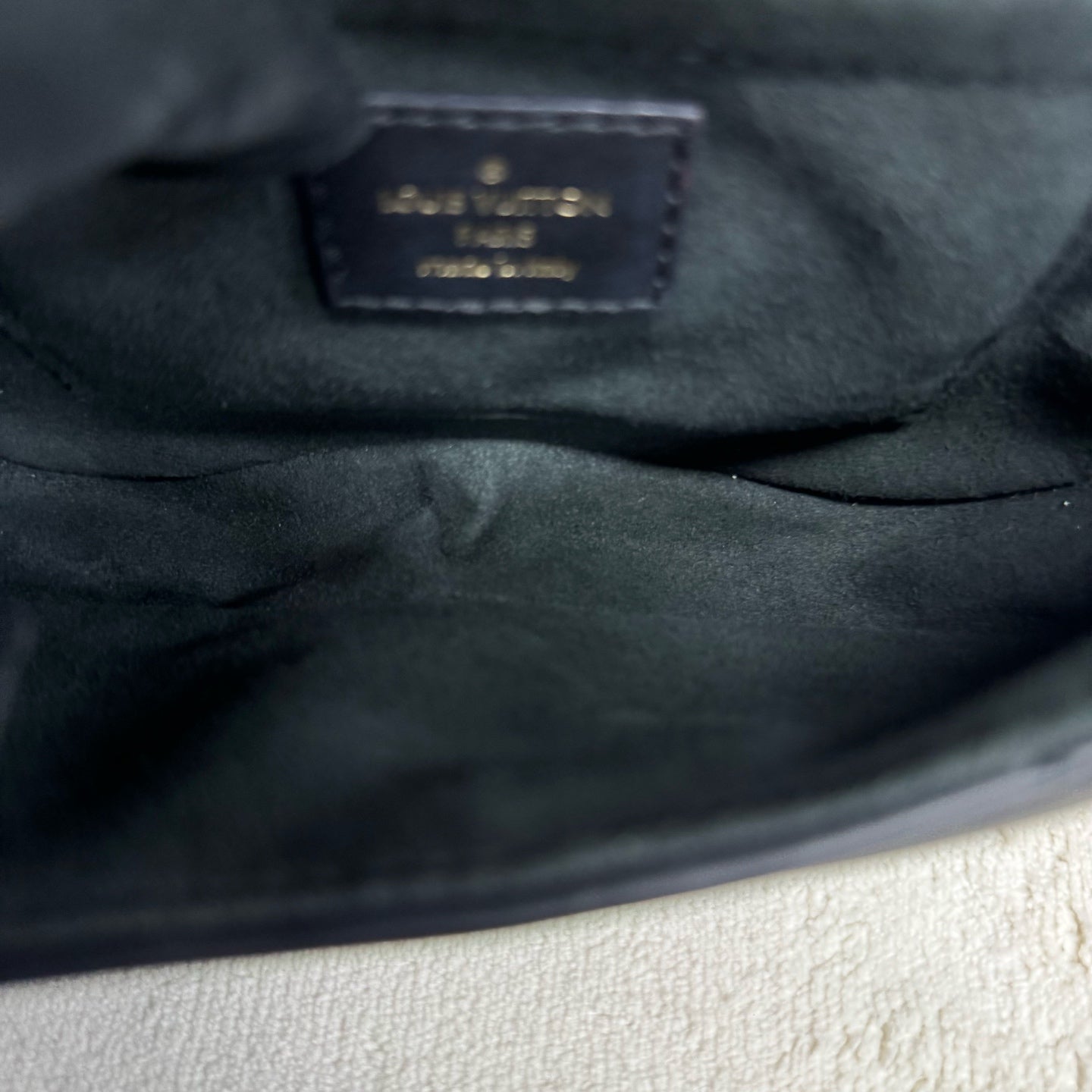 Louis Vuitton - New Wave Small Bag - Leather - Black - (small)