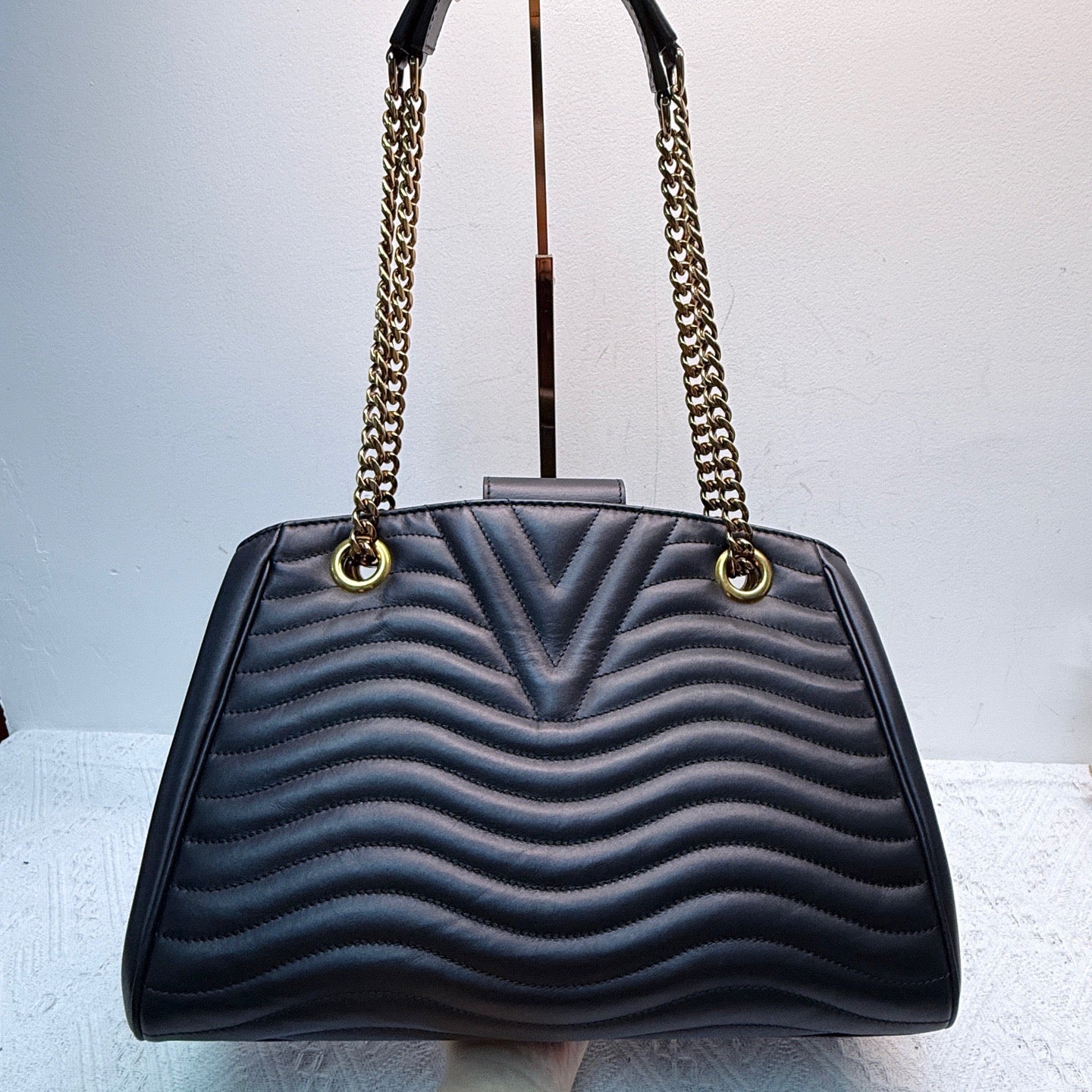 Louis Vuitton - New Wave Tote - Leather - Black with Gold-Tone Hardware - (medium)