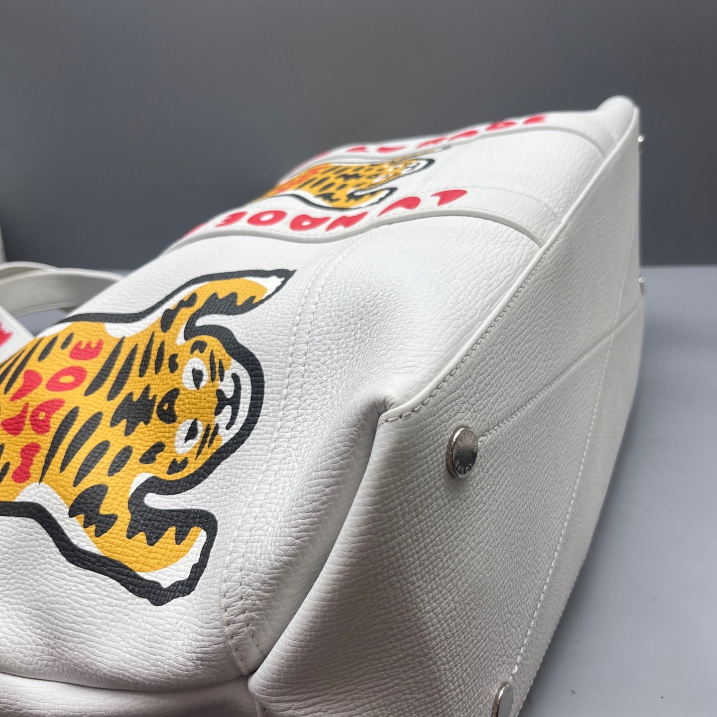 Louis Vuitton - Nigo Tiger Print Tote Bag - Leather - White - (large)