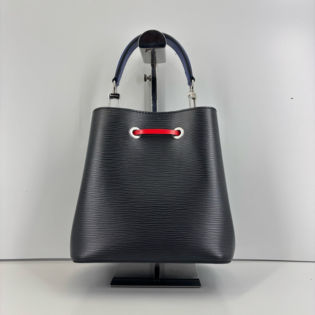 Louis Vuitton - Noe BB - Leather - Black - (small)