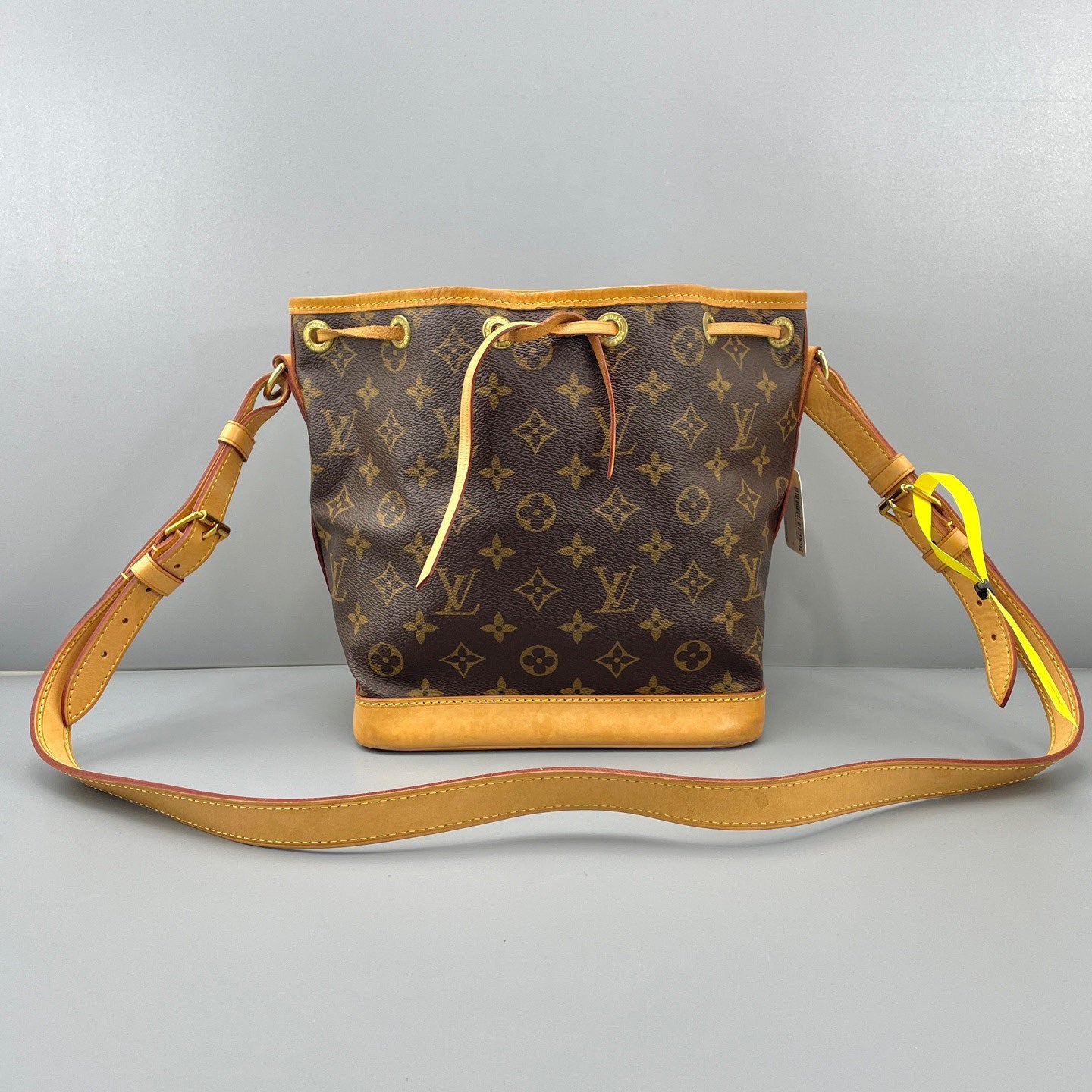 Louis Vuitton - Noé BB - Monogram coated canvas with natural Vachetta leather trim - Brown - (mini)
