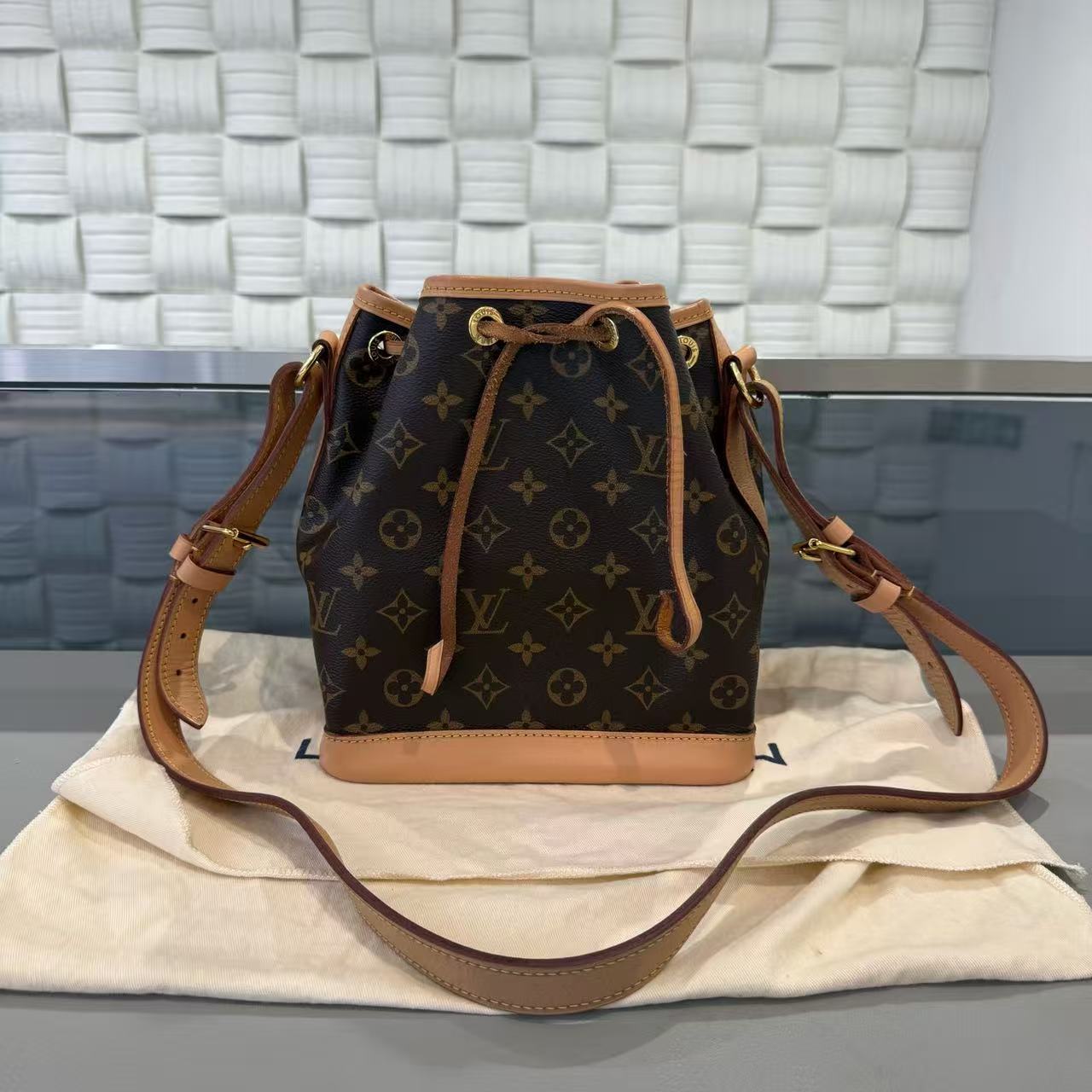 Louis Vuitton - Noe BB - Monogram coated canvas with vachetta leather trim - Brown - (small)