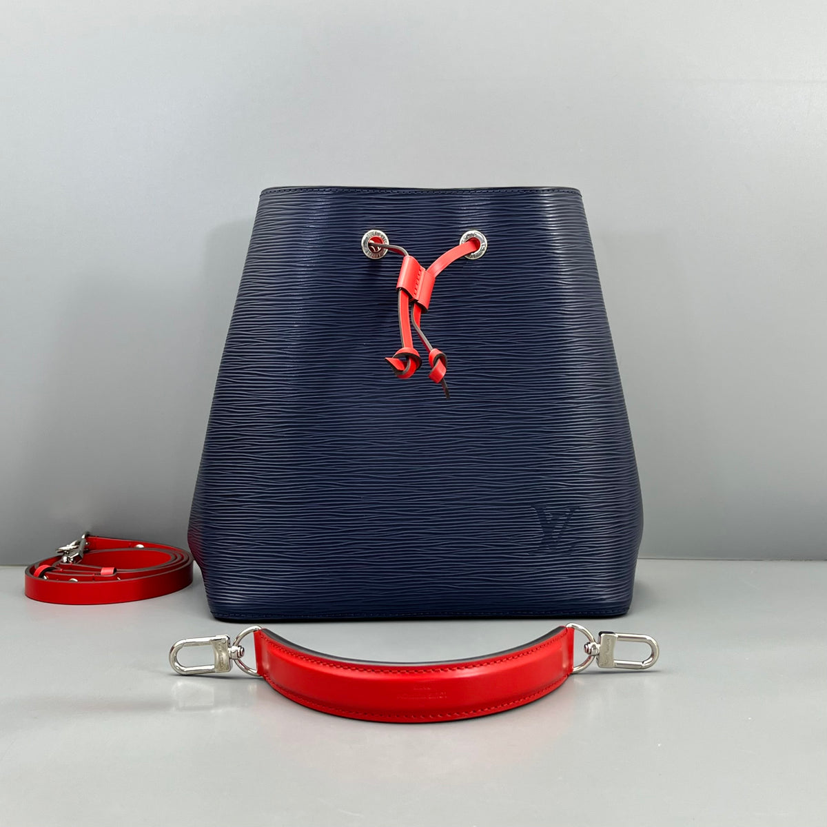 Louis Vuitton - Noe Bucket Bag - Leather - Blue - (medium)
