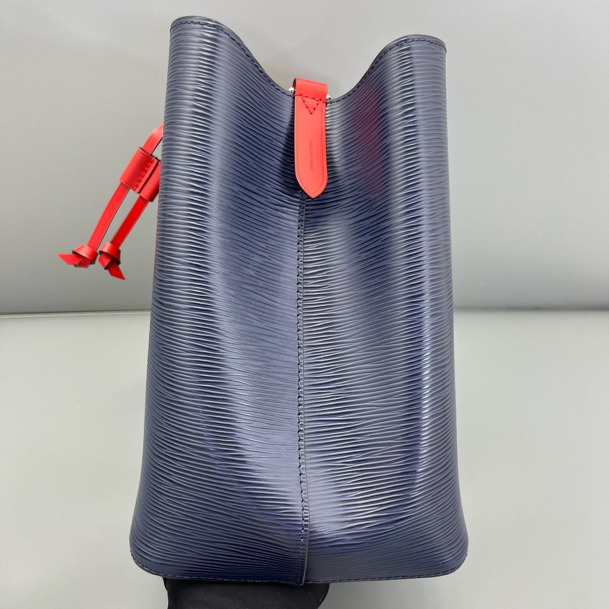 Louis Vuitton - Noe Bucket Bag - Leather - Blue - (medium)