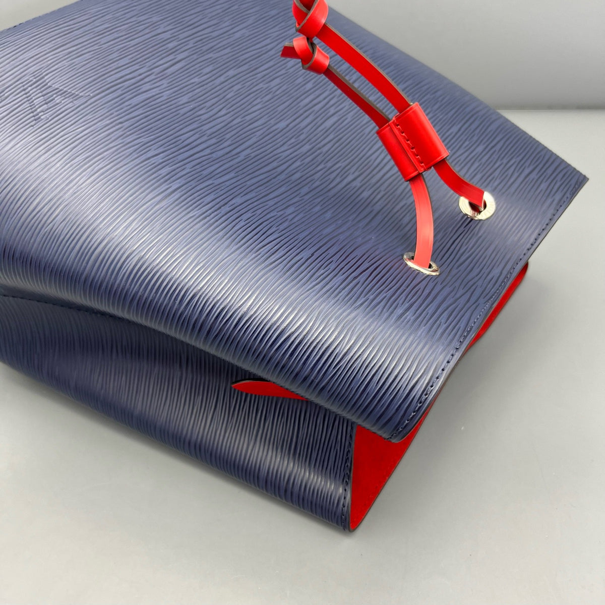 Louis Vuitton - Noe Bucket Bag - Leather - Blue - (medium)