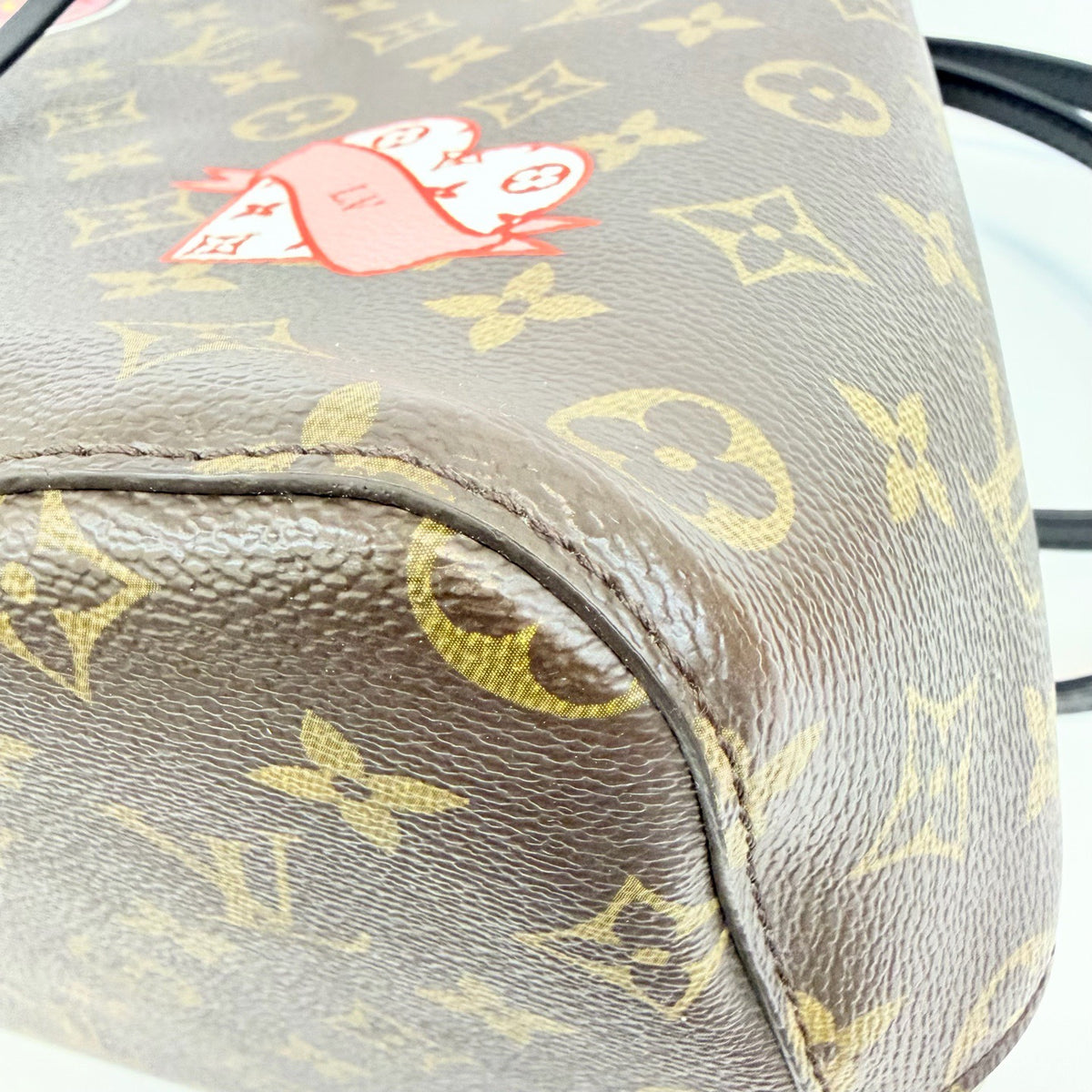 Louis Vuitton - Noe Bucket Bag with Stickers - Synthetic - Brown - (medium)