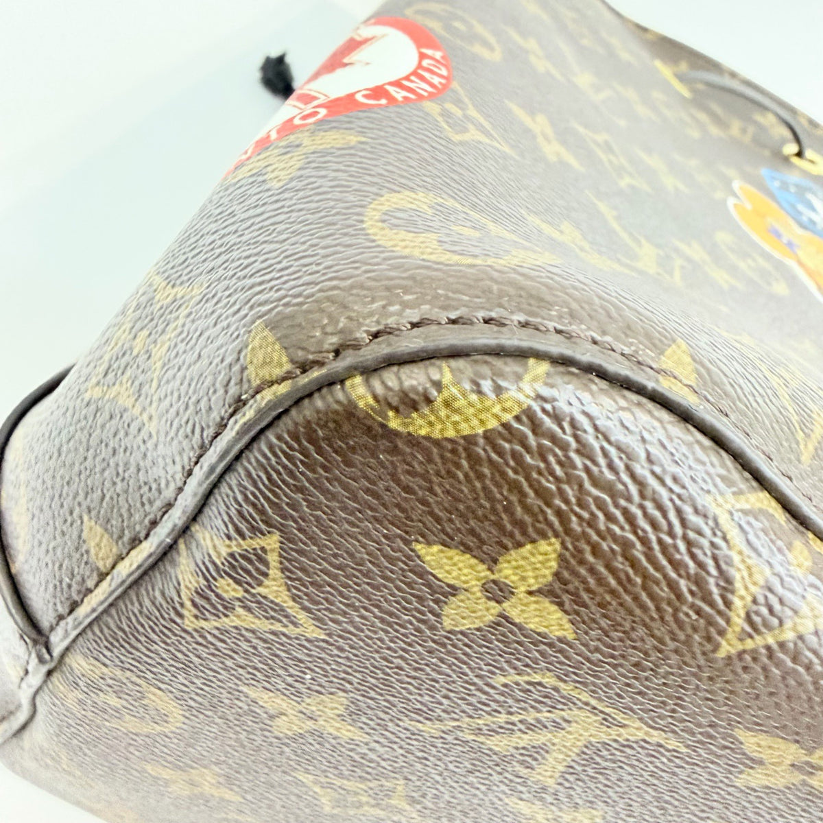 Louis Vuitton - Noe Bucket Bag with Stickers - Synthetic - Brown - (medium)