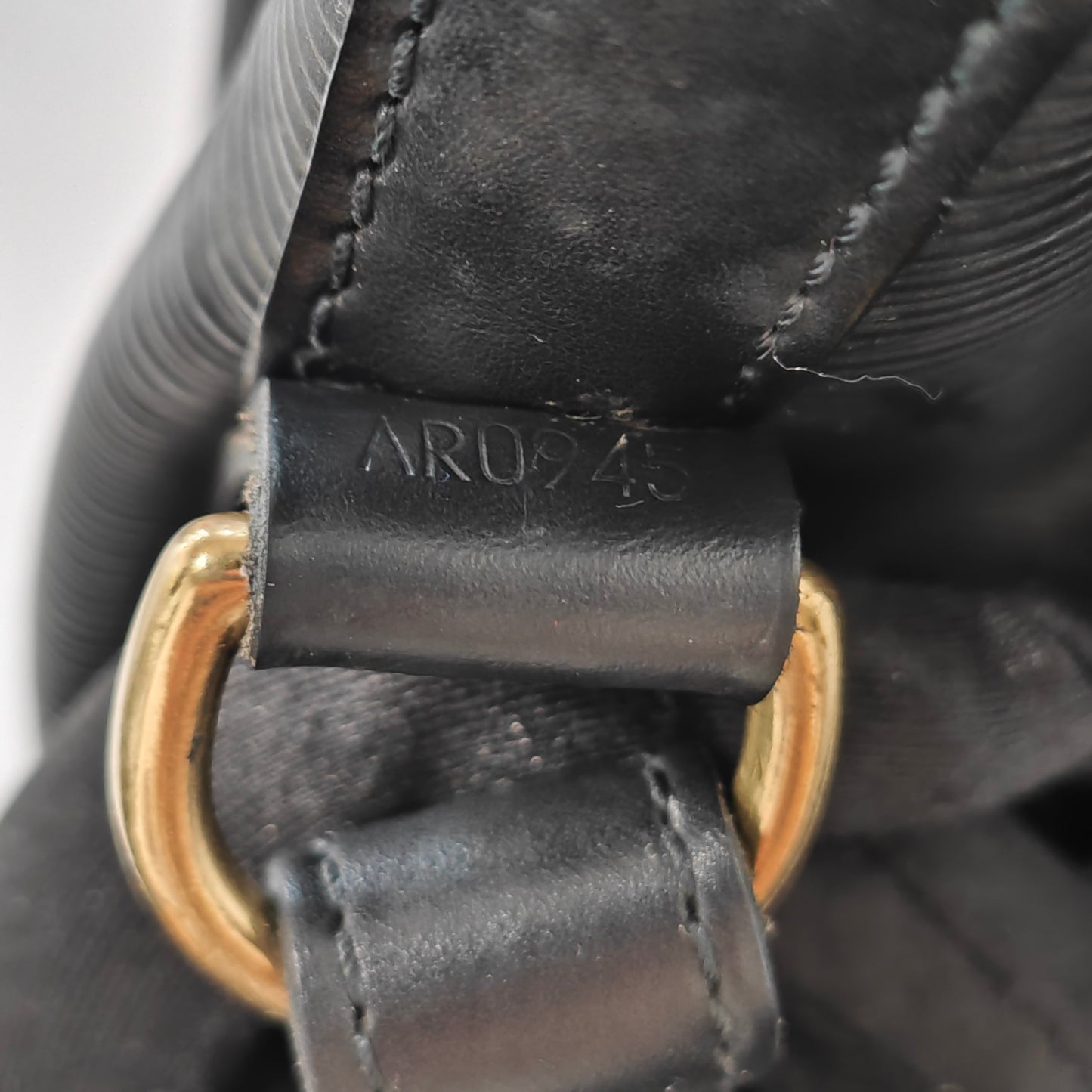 Louis Vuitton - Noe - Leather - Black - (medium)