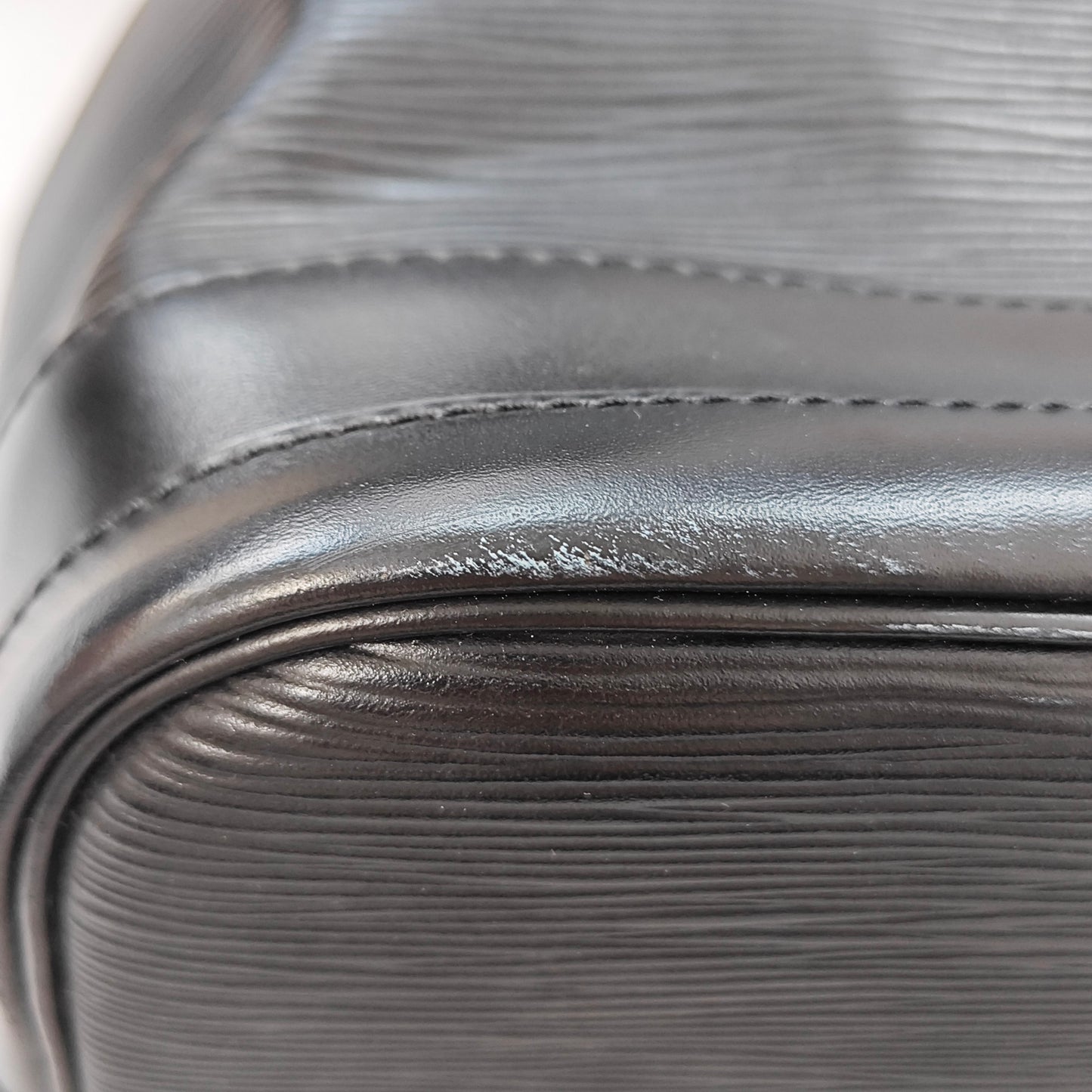 Louis Vuitton - Noe - Leather - Black - (medium)