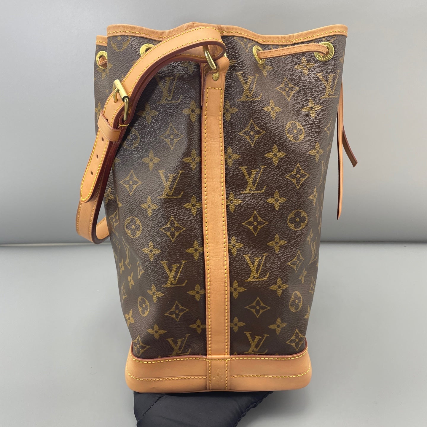 Louis Vuitton - Noe - Leather - Brown - (large)