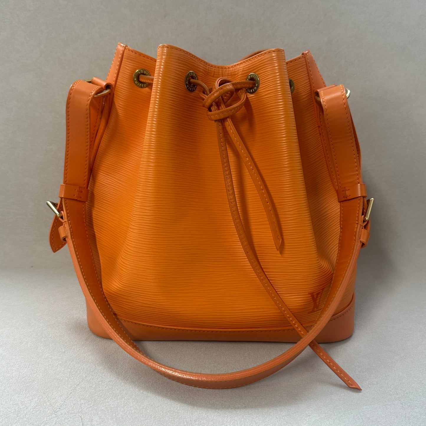 Louis Vuitton - Noe - Leather - Orange - (medium)