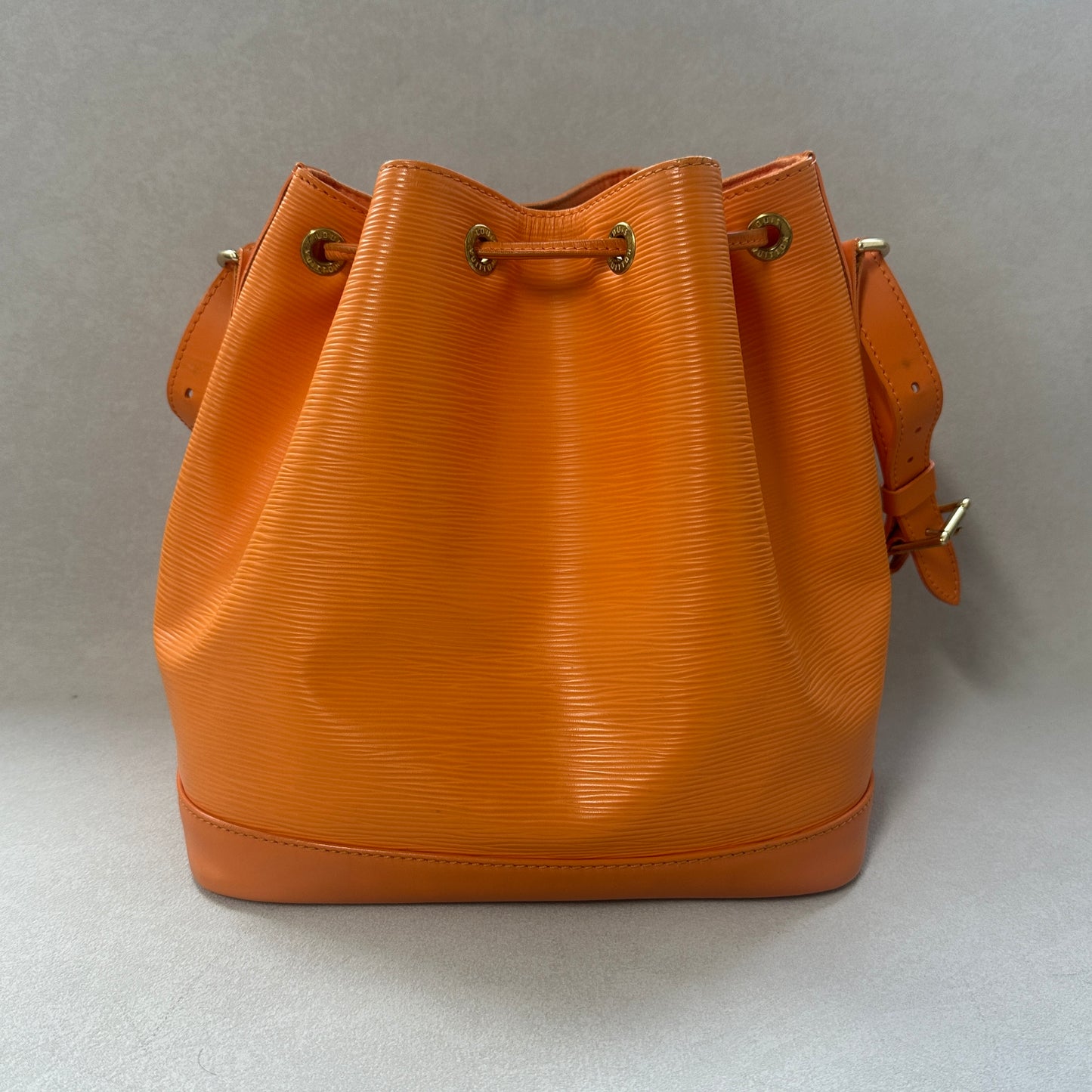Louis Vuitton - Noe - Leather - Orange - (medium)