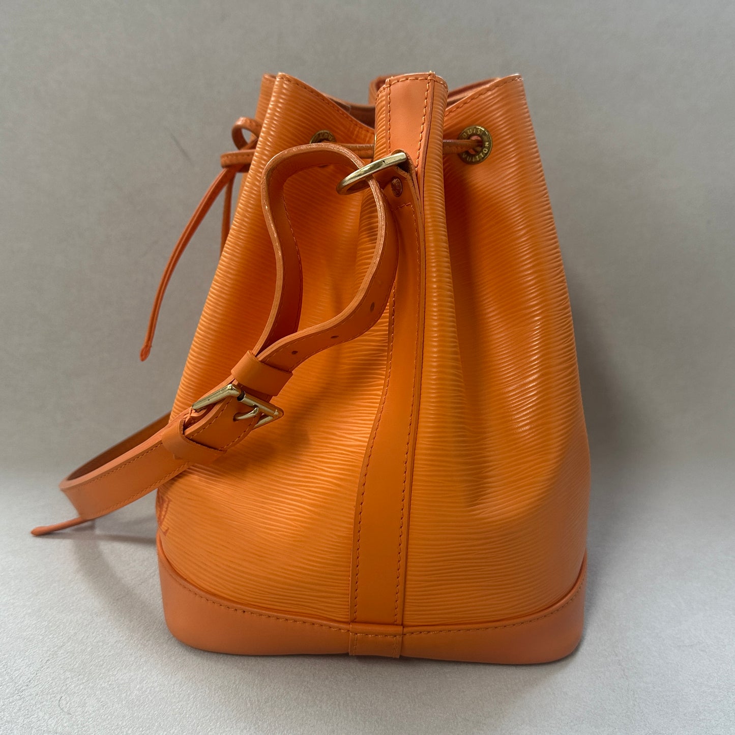 Louis Vuitton - Noe - Leather - Orange - (medium)
