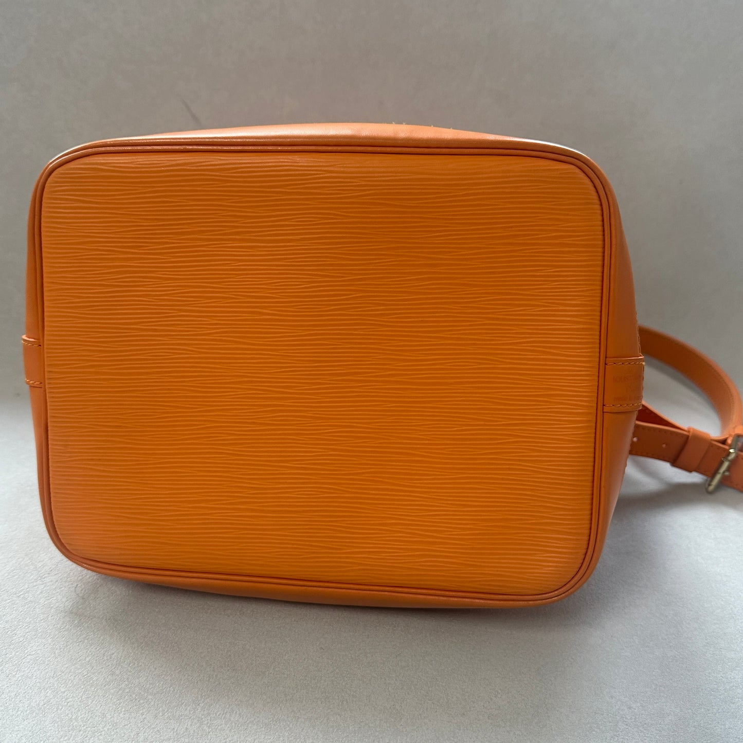 Louis Vuitton - Noe - Leather - Orange - (medium)