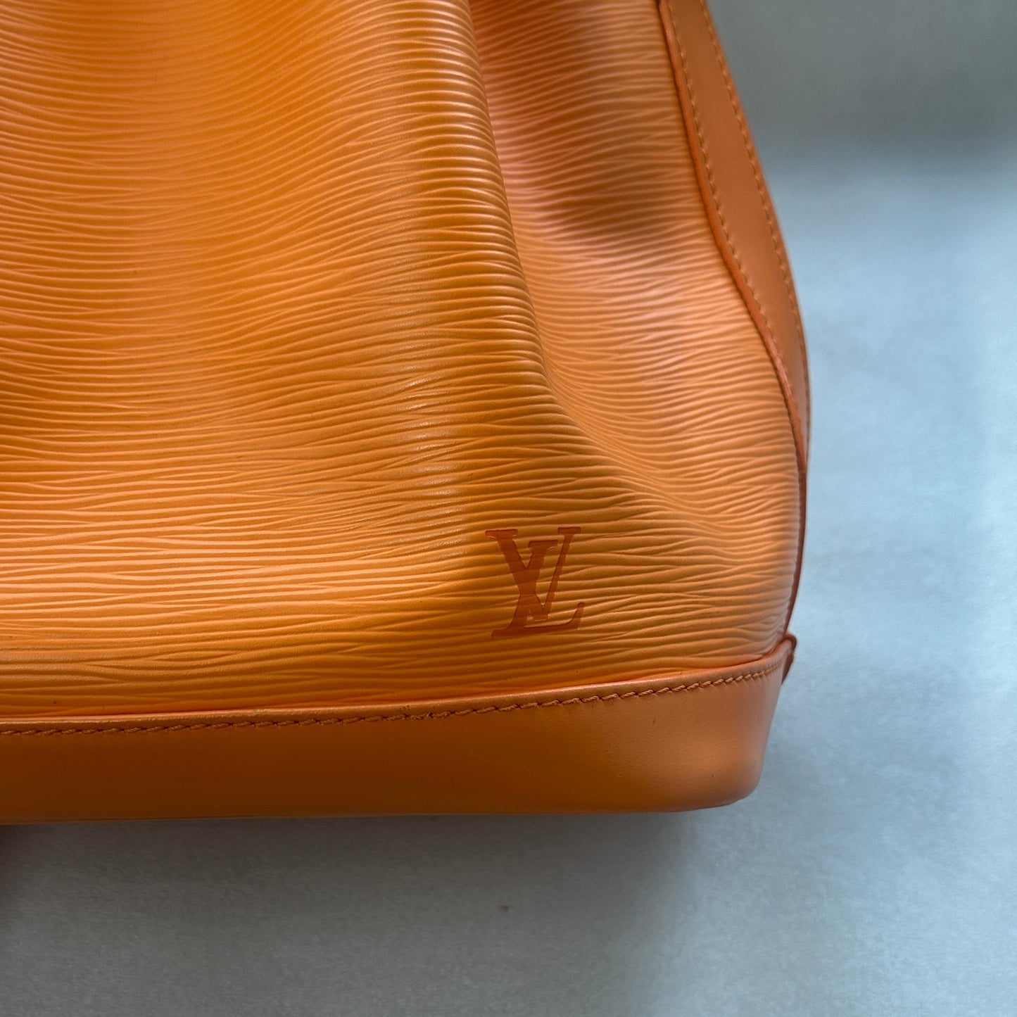Louis Vuitton - Noe - Leather - Orange - (medium)