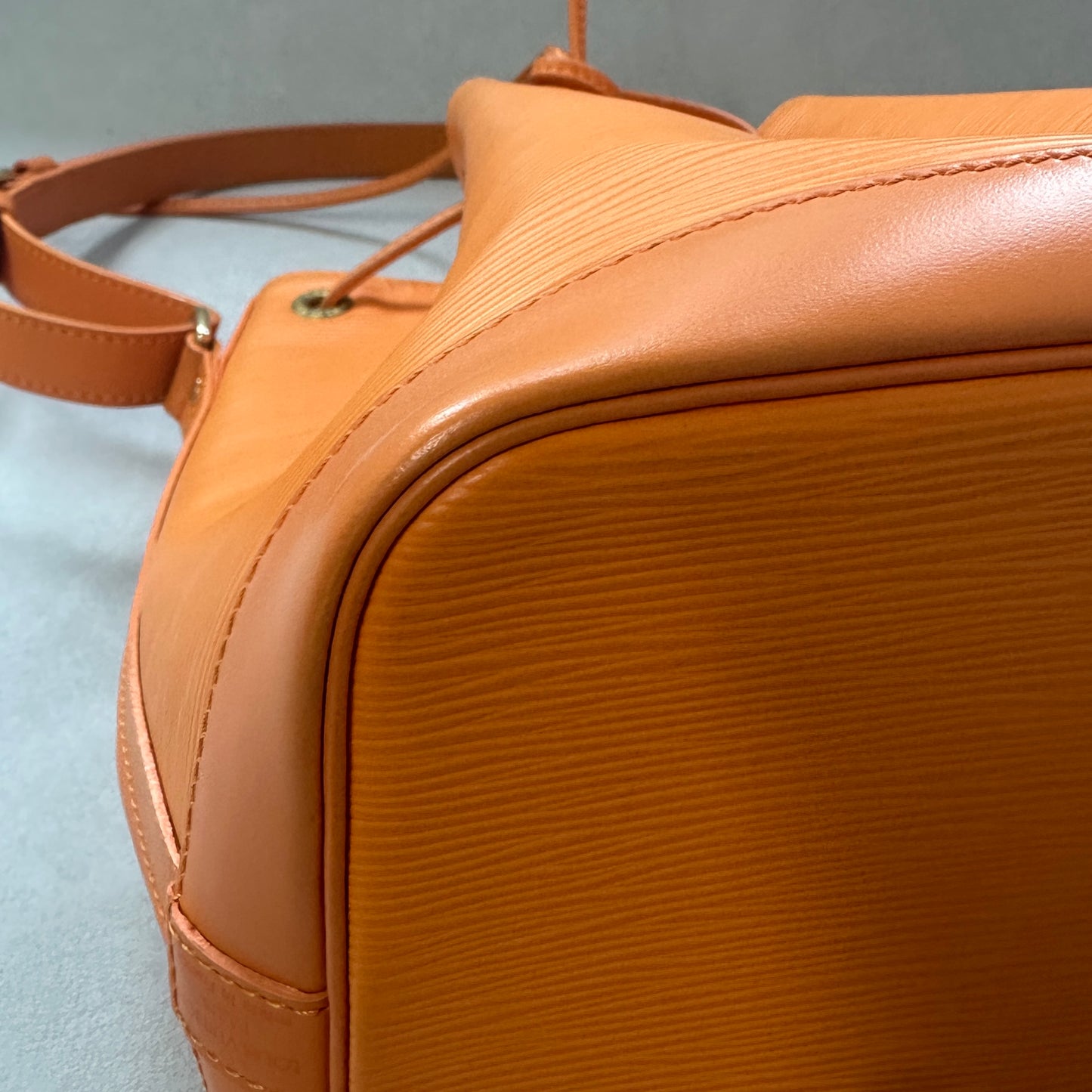 Louis Vuitton - Noe - Leather - Orange - (medium)