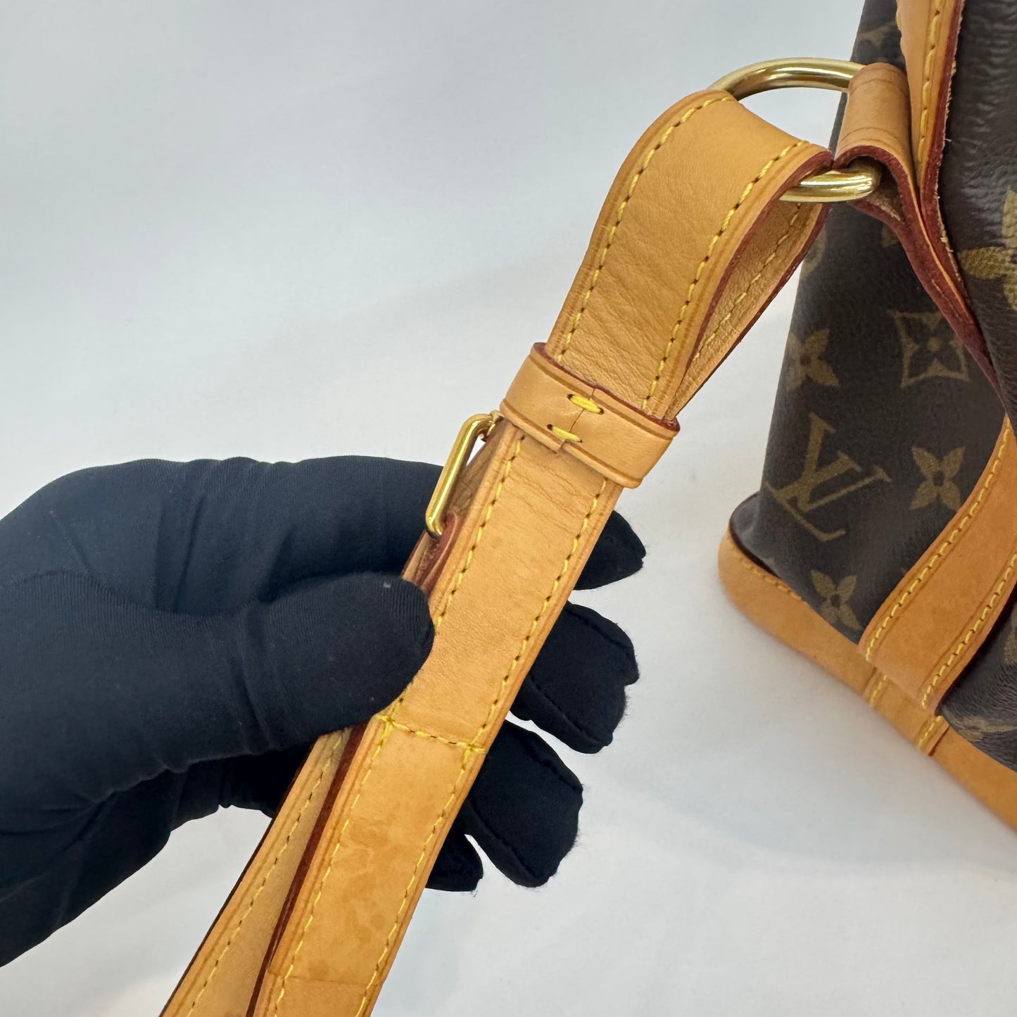 Louis Vuitton - Noe - Monogram canvas with Vachetta leather trim - Brown - (Medium)