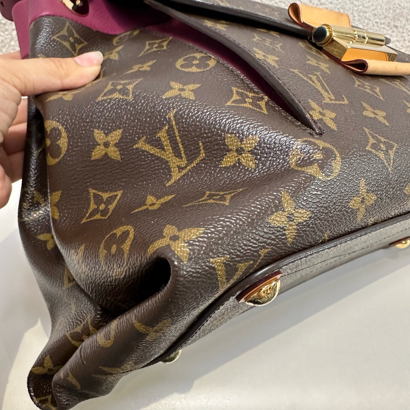 Louis Vuitton - Olympe - Leather - Brown - (medium)