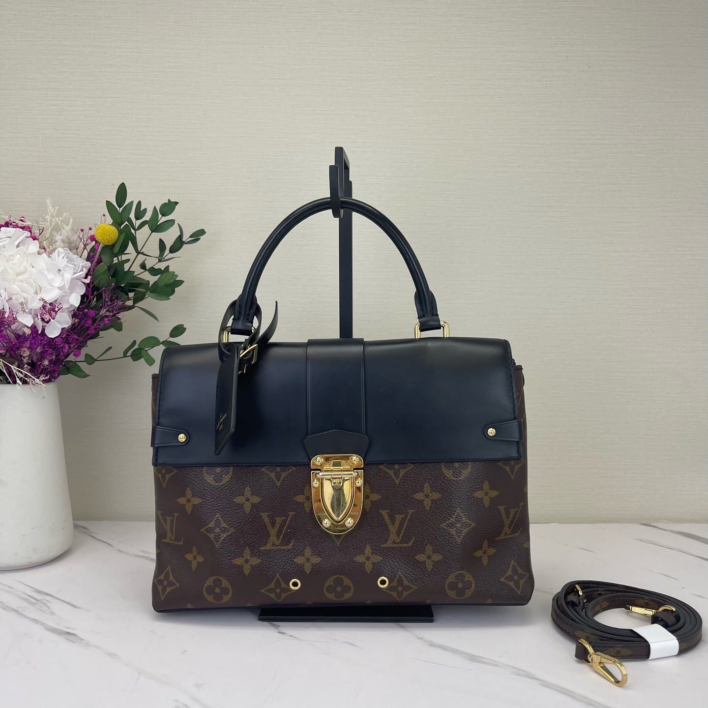 Louis Vuitton - One Handle - Leather - Black - (medium)