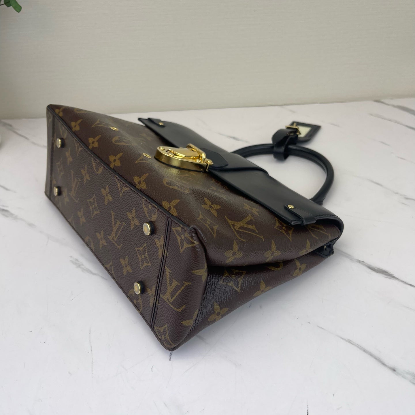 Louis Vuitton - One Handle - Leather - Black - (medium)