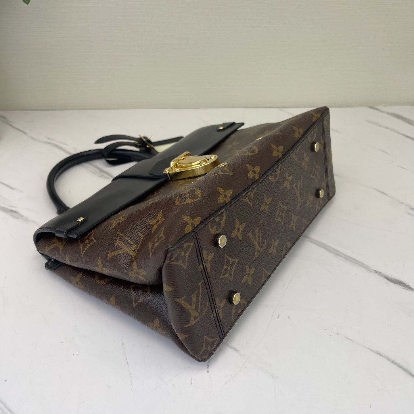 Louis Vuitton - One Handle - Leather - Black - (medium)