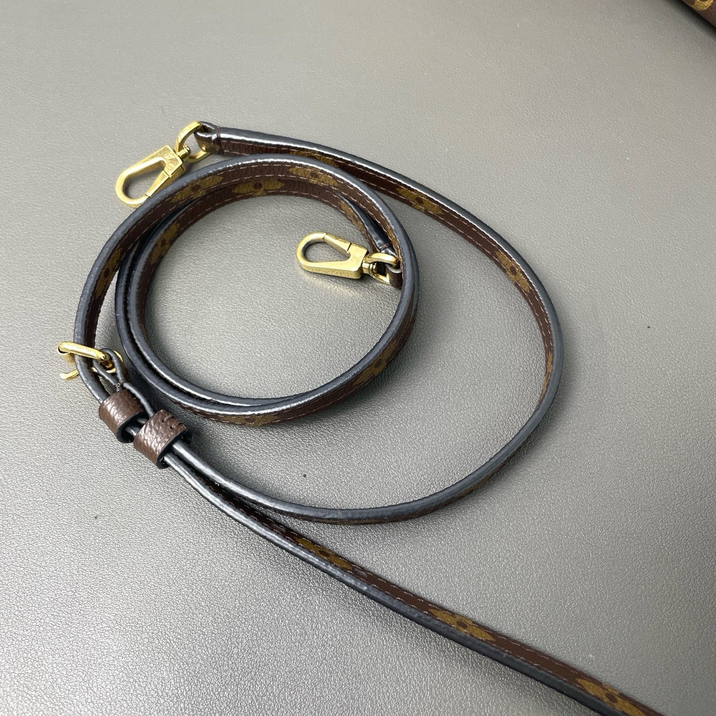 Louis Vuitton - One Handle - Leather - Multicolour - (medium)