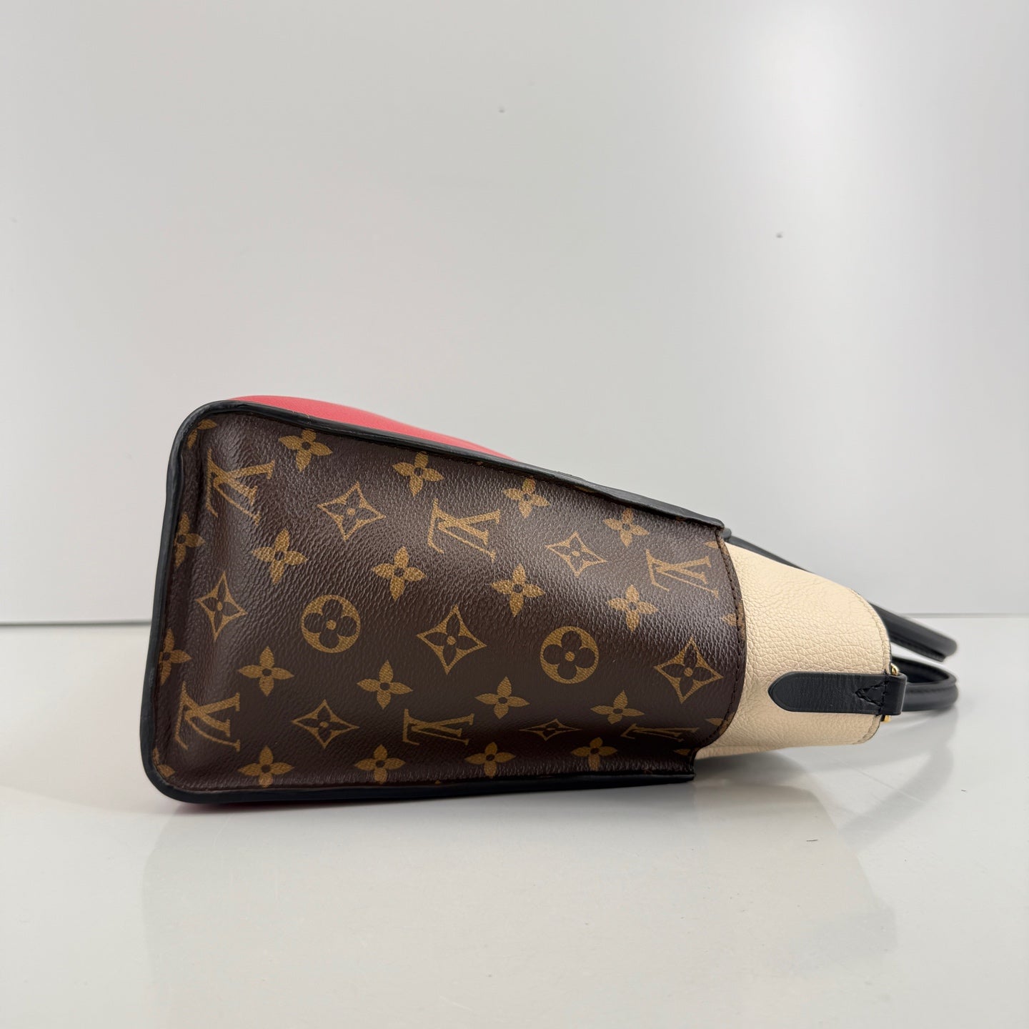 Louis Vuitton - OnMySide - Leather - Multicolour - (medium)