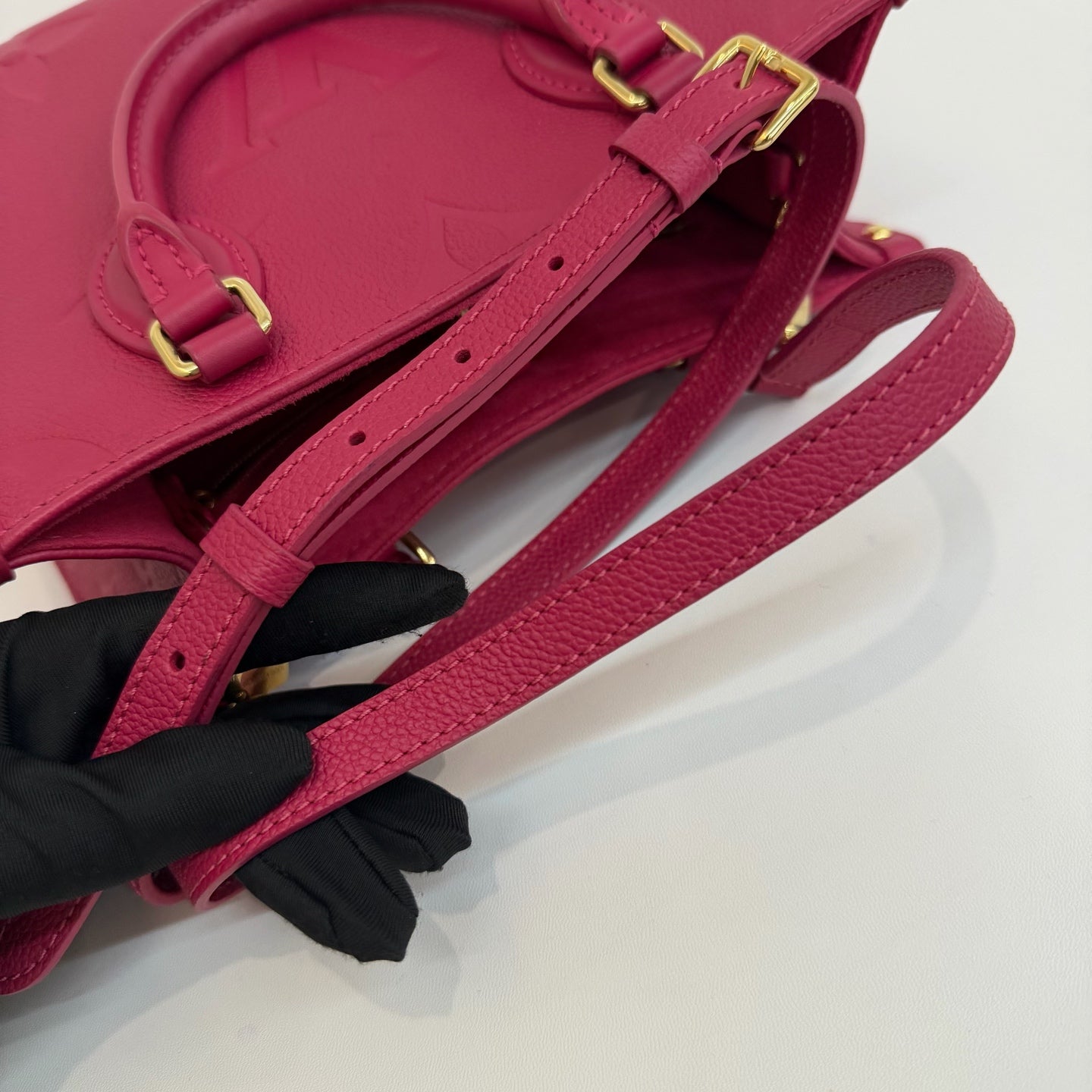 Louis Vuitton - OnTheGo BB - Leather - Pink - (mini)