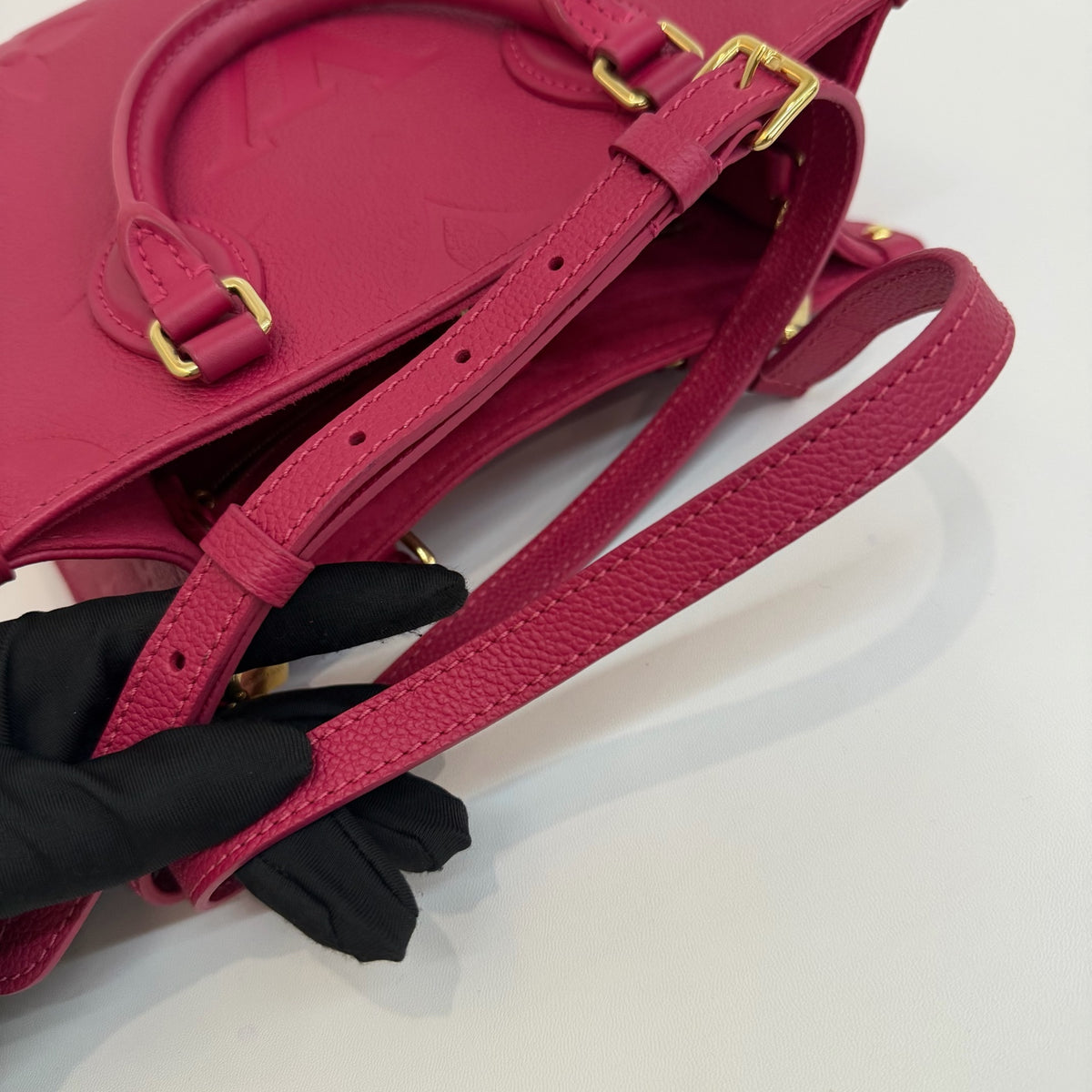 Louis Vuitton - OnTheGo BB - Leather - Pink - (mini)