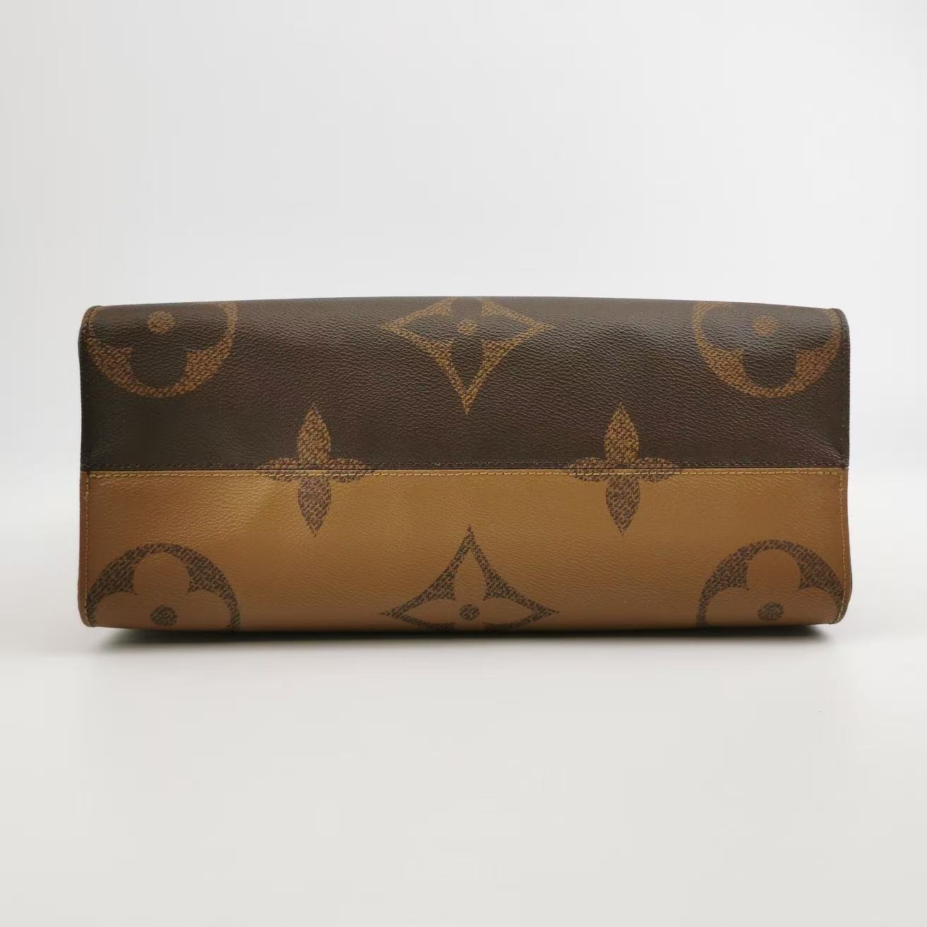 Louis Vuitton - Onthego - Coated canvas with cowhide leather trim - Brown and Tan with Red Interior - (Large)