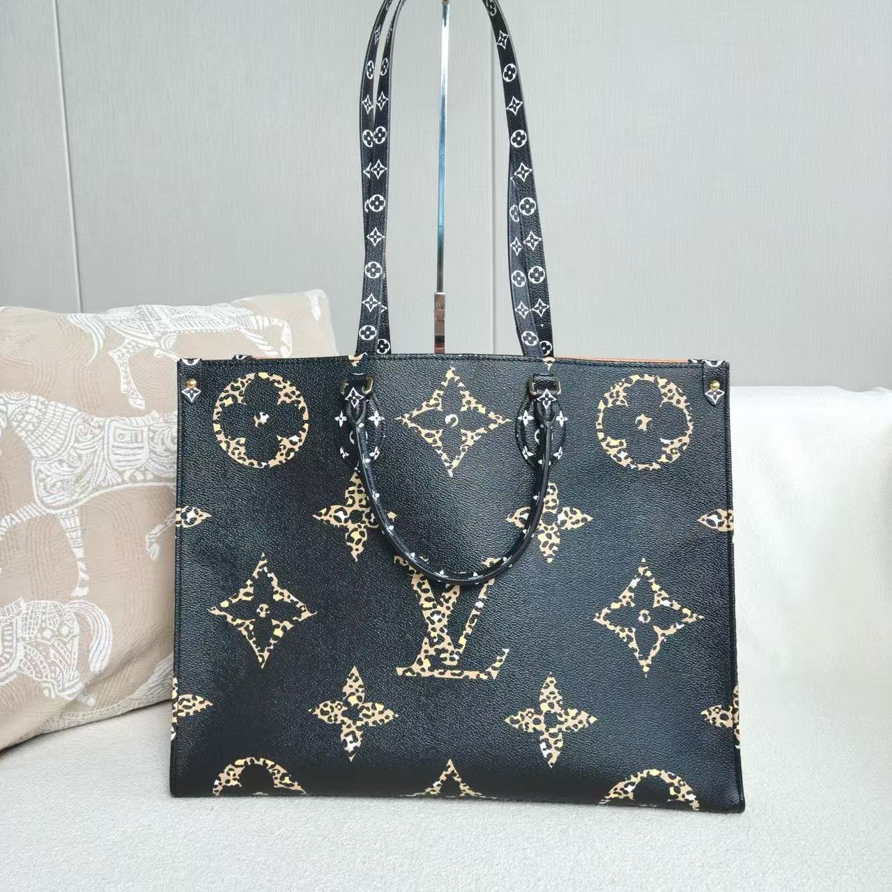 Louis Vuitton - Onthego GM Limited Jungle Series - Monogram Coated Canvas - Multicolour - (large)