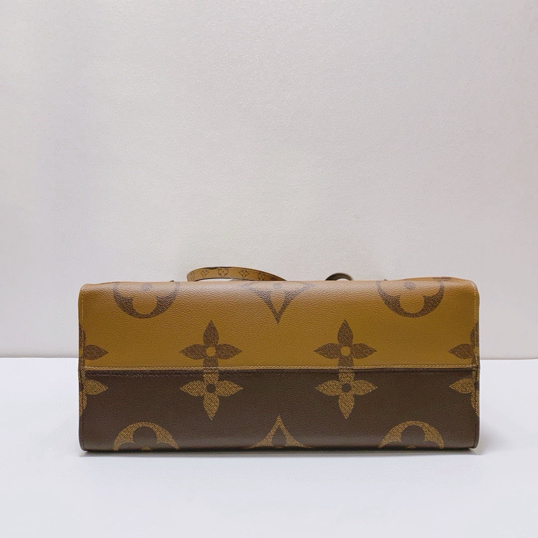 Louis Vuitton - OnTheGo GM - Monogram and Monogram Reverse coated canvas with leather trim - Brown - (Large)