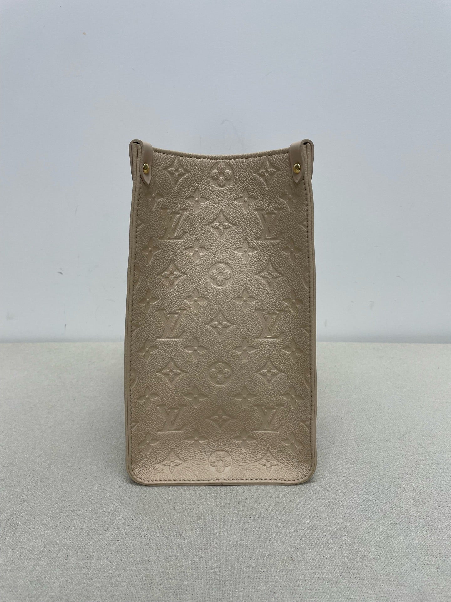 Louis Vuitton - OnTheGo - Leather - Beige - (medium)