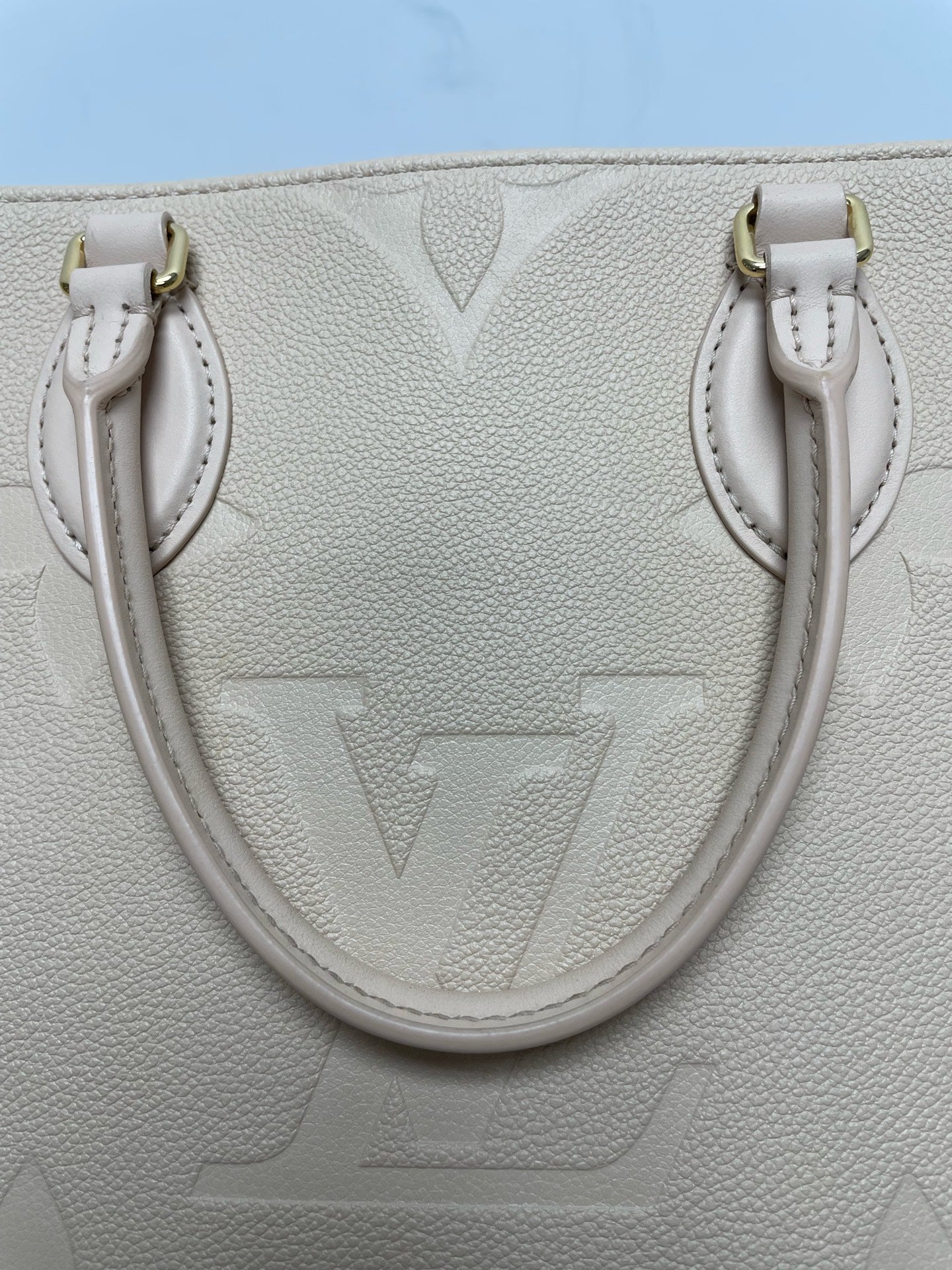 Louis Vuitton - OnTheGo - Leather - Beige - (medium)