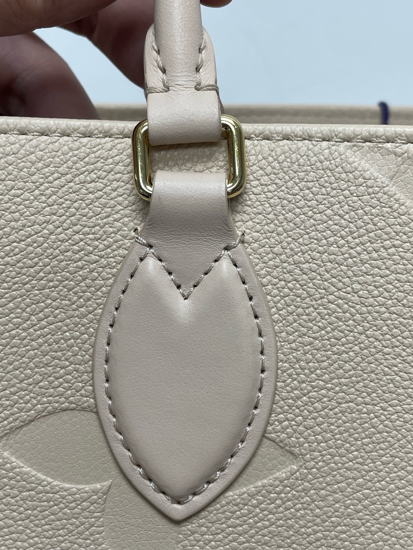 Louis Vuitton - OnTheGo - Leather - Beige - (medium)