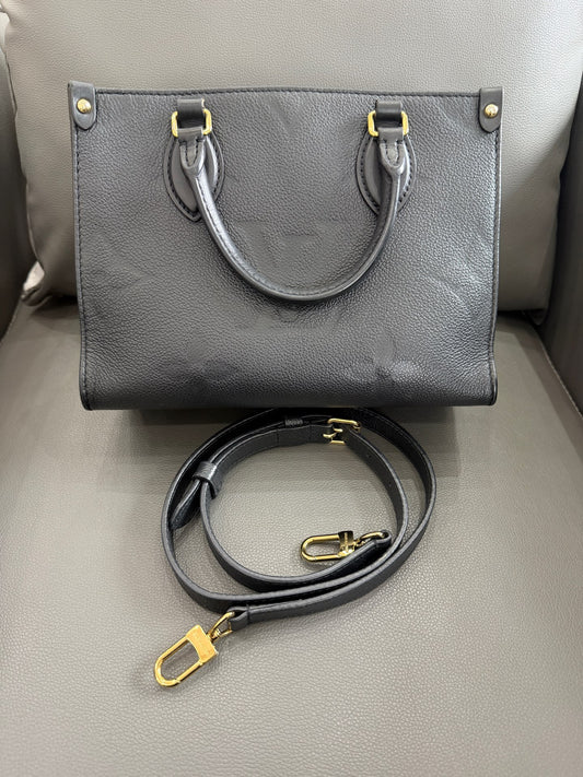 Louis Vuitton - Onthego - Leather - Black - (small)