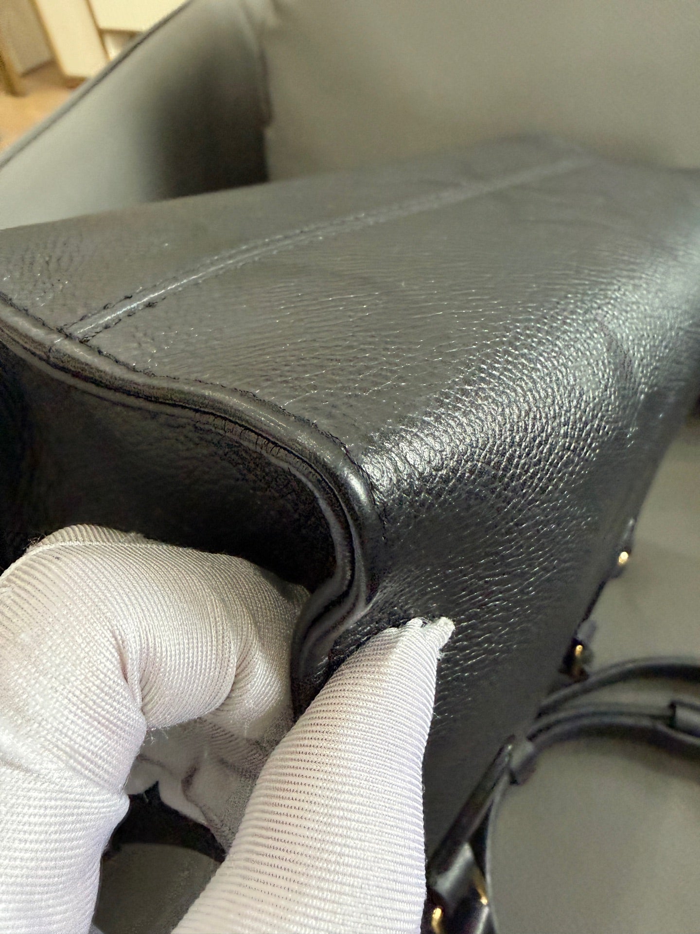 Louis Vuitton - Onthego - Leather - Black - (small)