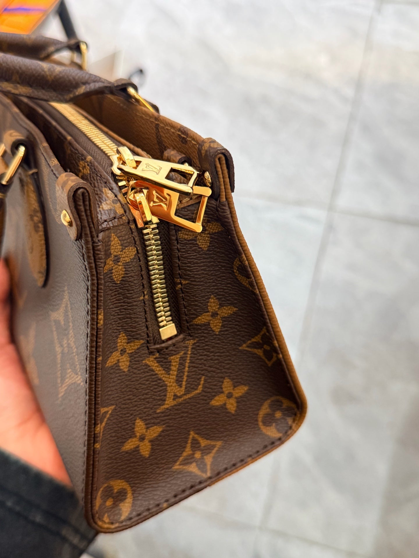 Louis Vuitton - Onthego - Leather - Brown - (mini)