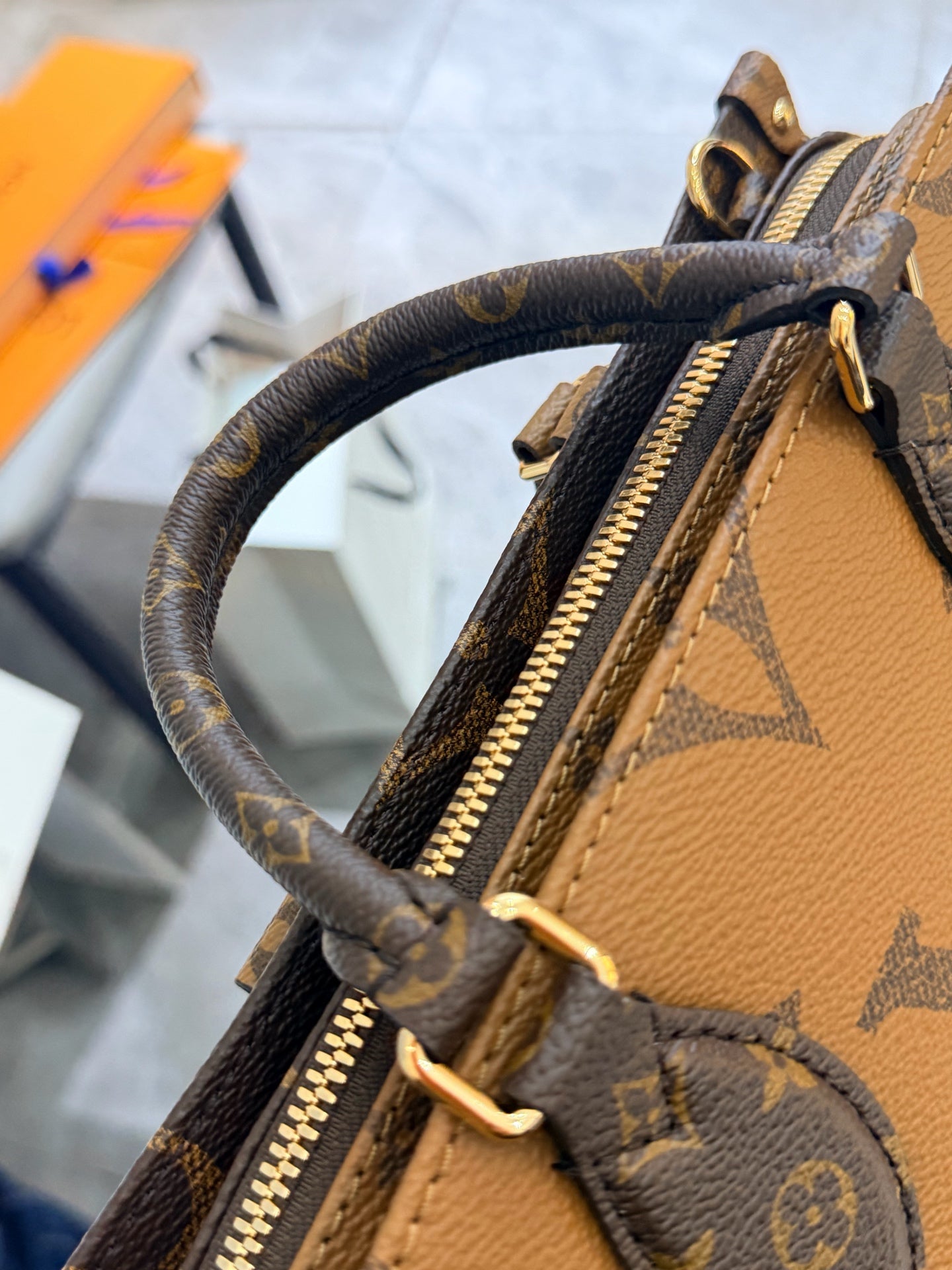 Louis Vuitton - Onthego - Leather - Brown - (mini)