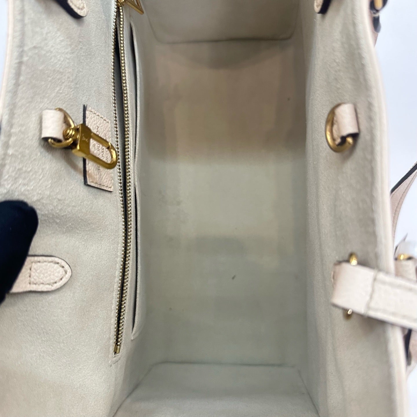 Louis Vuitton - OnTheGo MM - Grained leather - Cream with Orange and White Monogram - (medium)