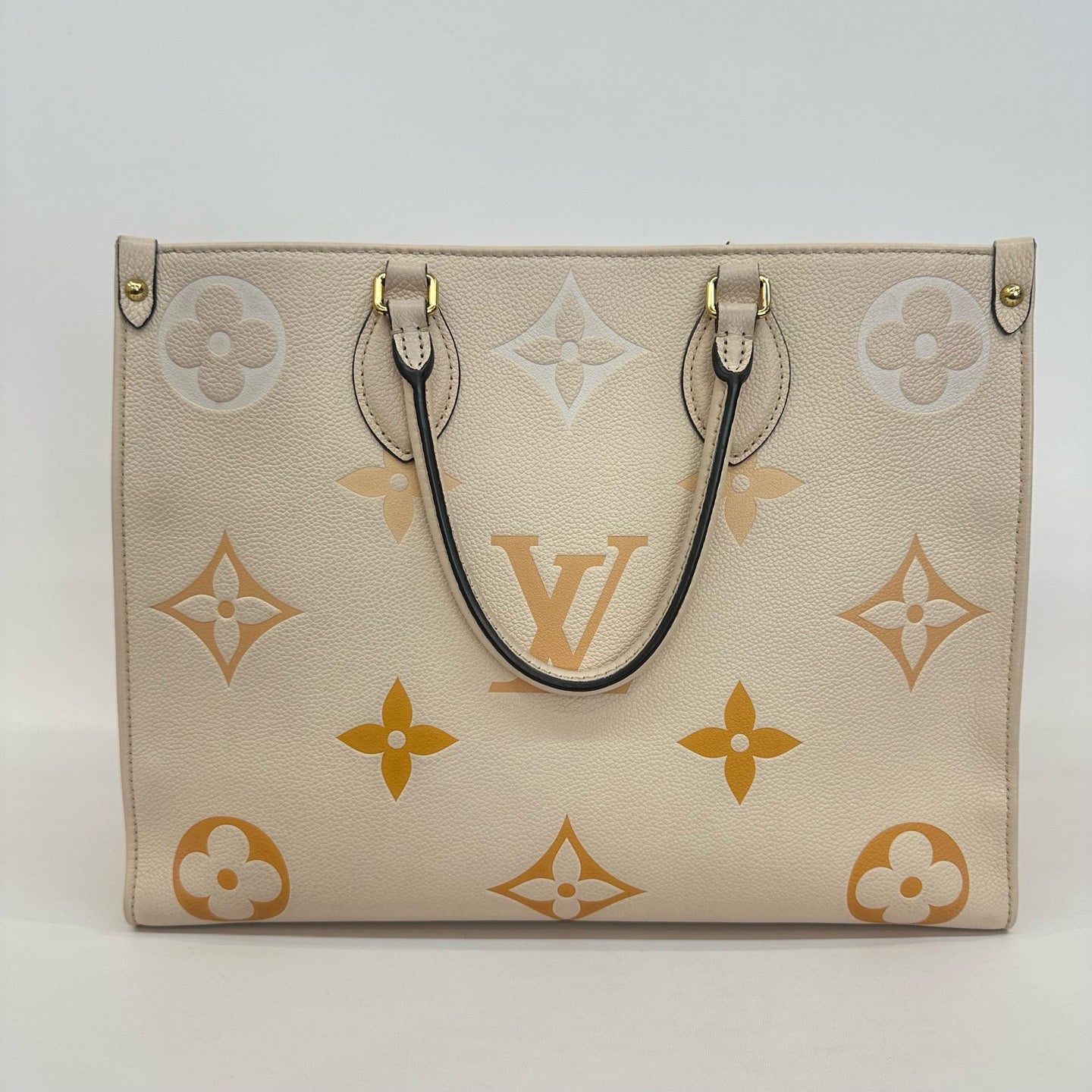 Louis Vuitton - OnTheGo MM - Grained leather - Cream with Orange and White Monogram - (medium)