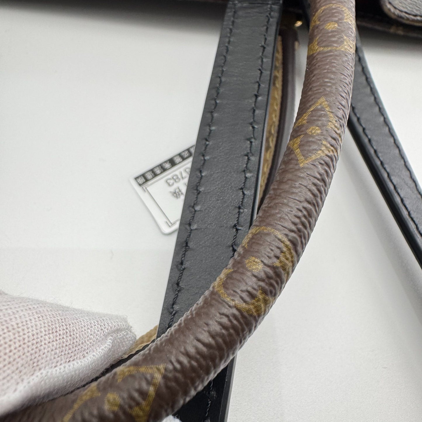 Louis Vuitton - OnTheGo MM - Leather - Brown - (medium)