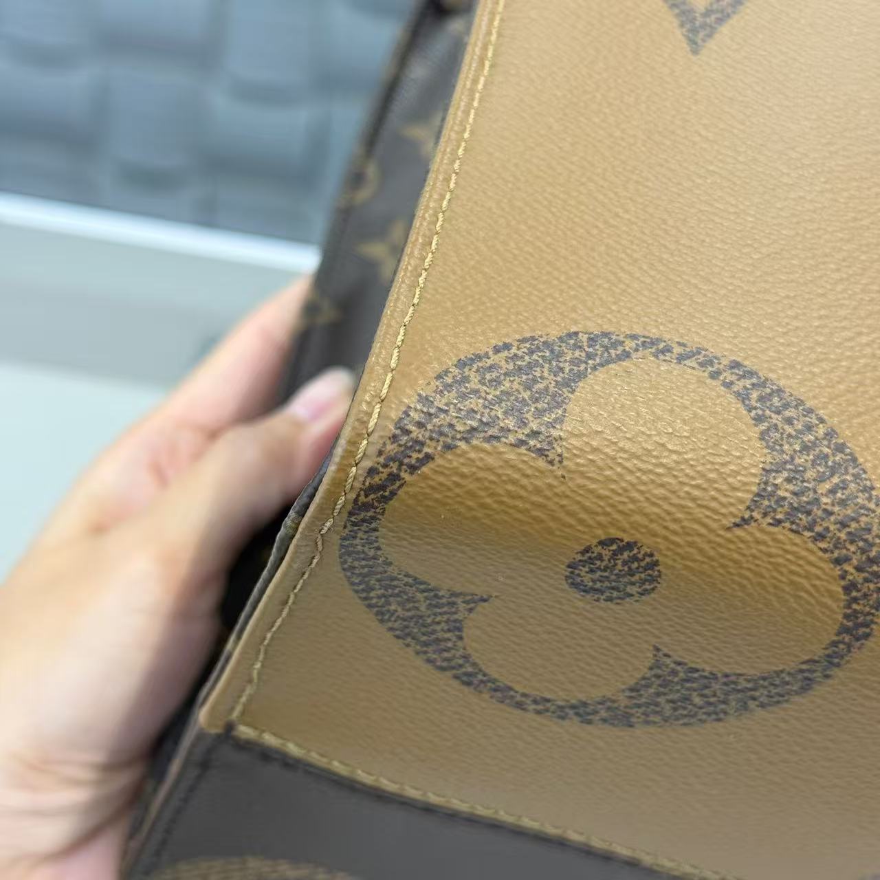 Louis Vuitton - Onthego MM - Monogram coated canvas with leather trim - Brown - (medium)