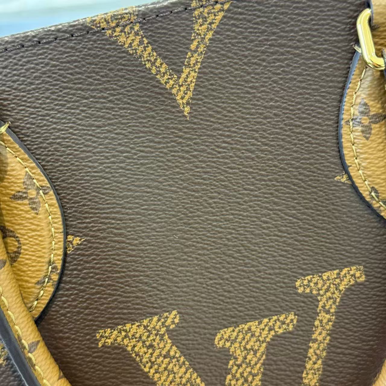 Louis Vuitton - Onthego MM - Monogram coated canvas with leather trim - Brown - (medium)