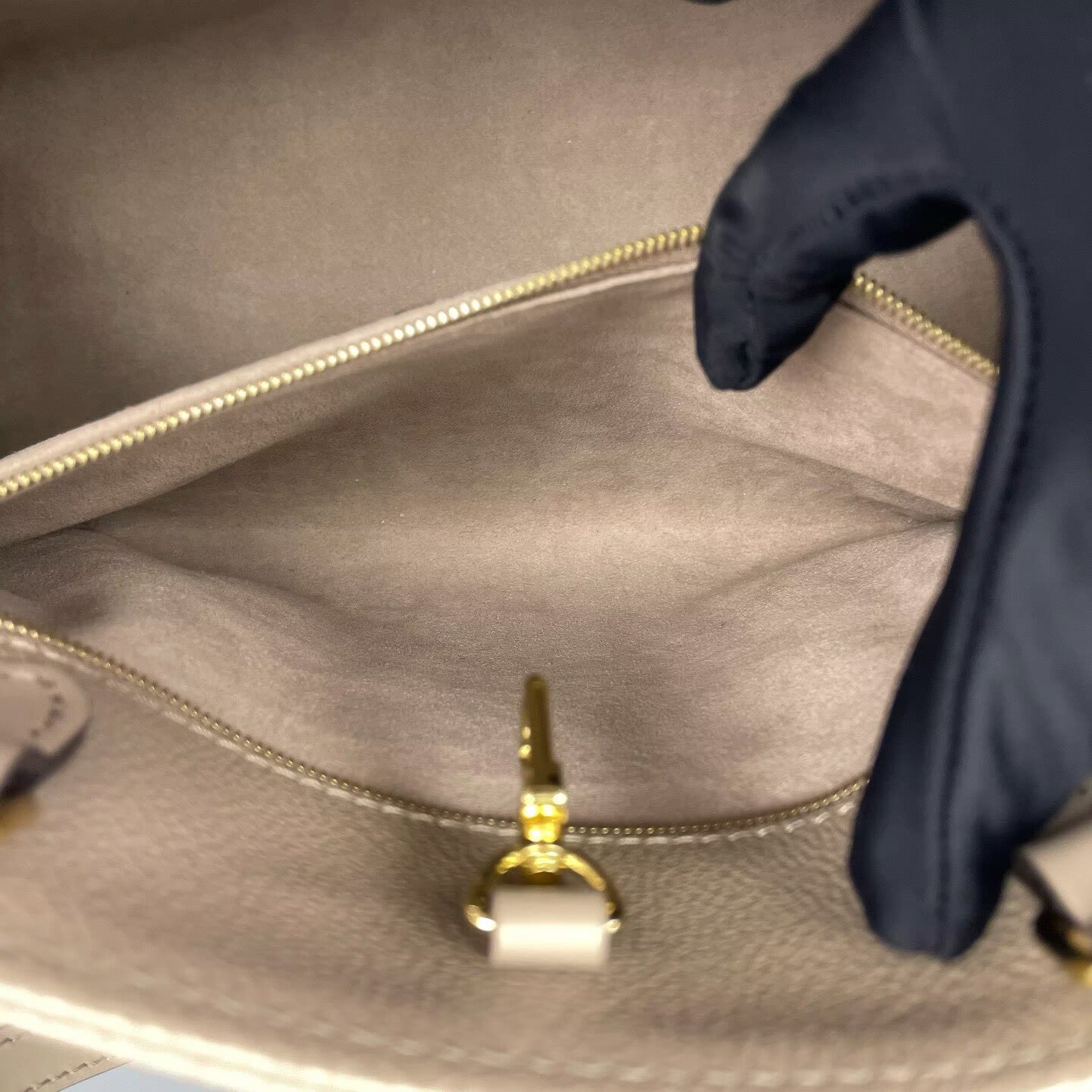 Louis Vuitton - Onthego - Monogram Empreinte leather - Elephant Grey - (Medium)