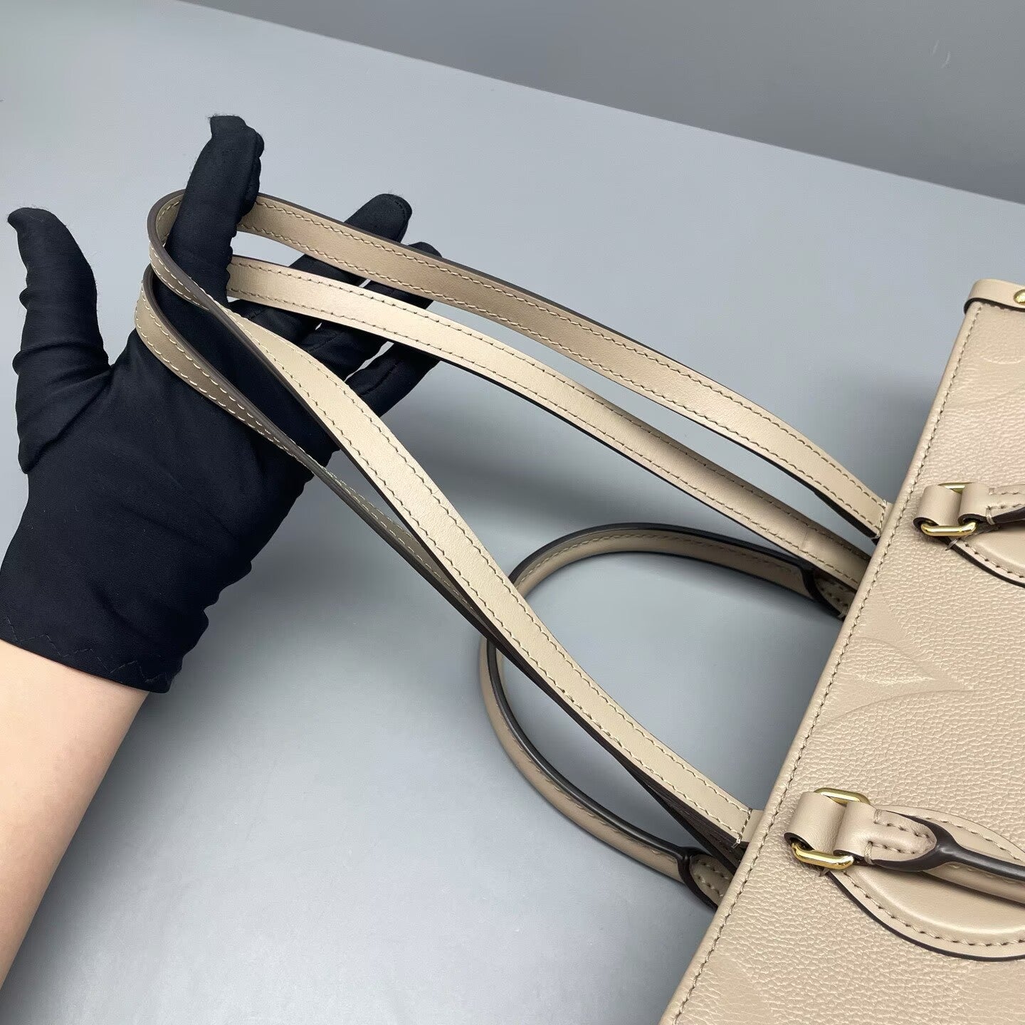 Louis Vuitton - Onthego - Monogram Empreinte leather - Elephant Grey - (Medium)