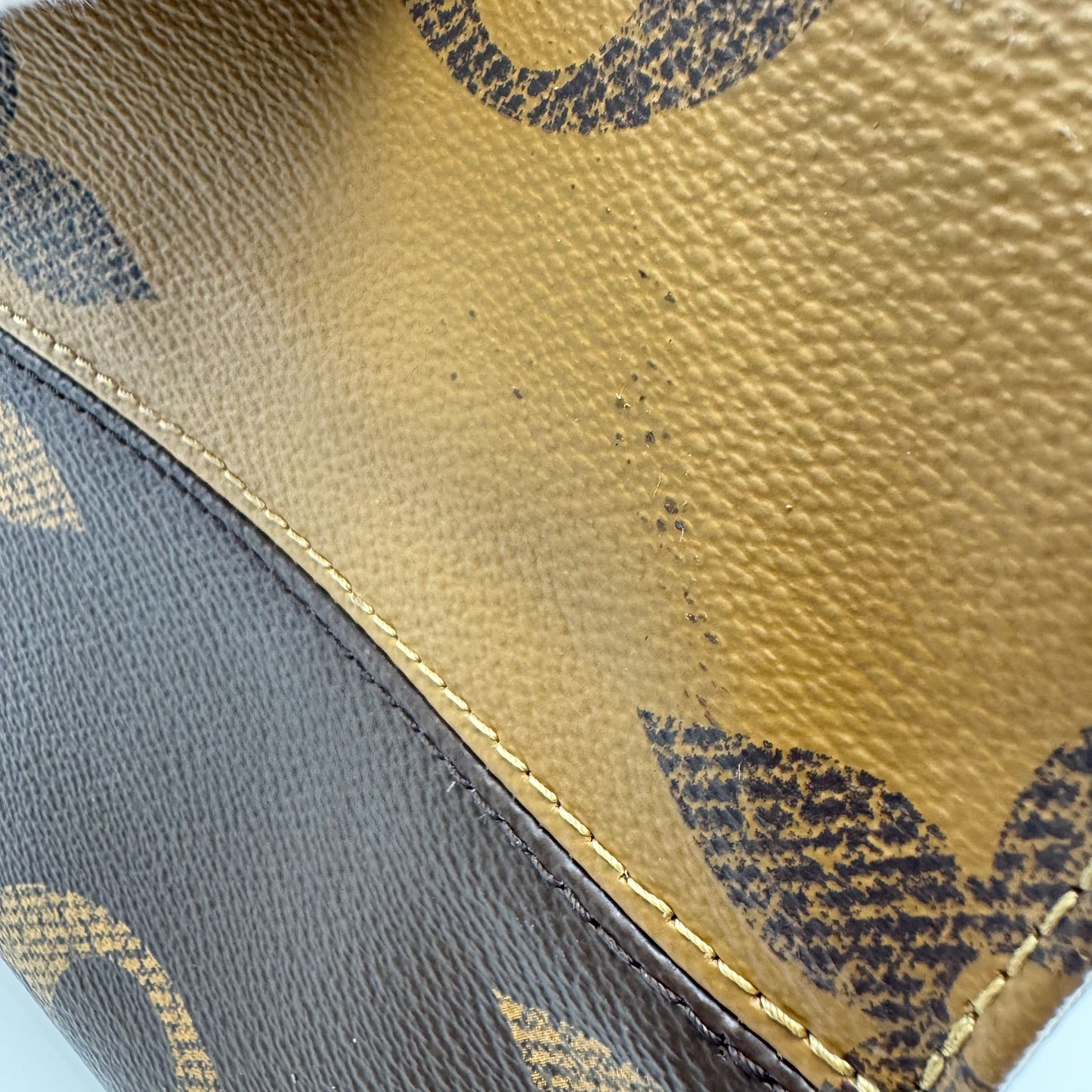 Louis Vuitton - OnTheGo - Synthetic - Brown - (large)