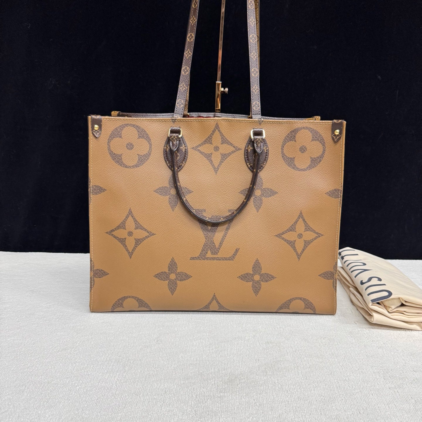 Louis Vuitton - OnTheGo - Synthetic - Multicolour - (large)
