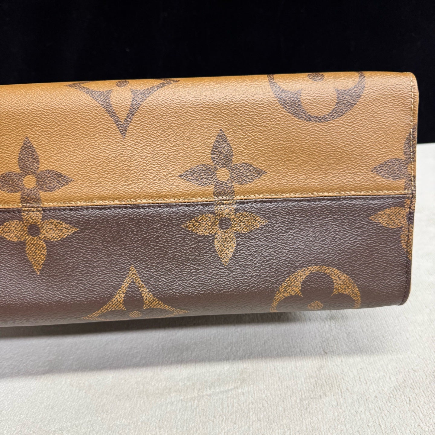 Louis Vuitton - OnTheGo - Synthetic - Multicolour - (large)